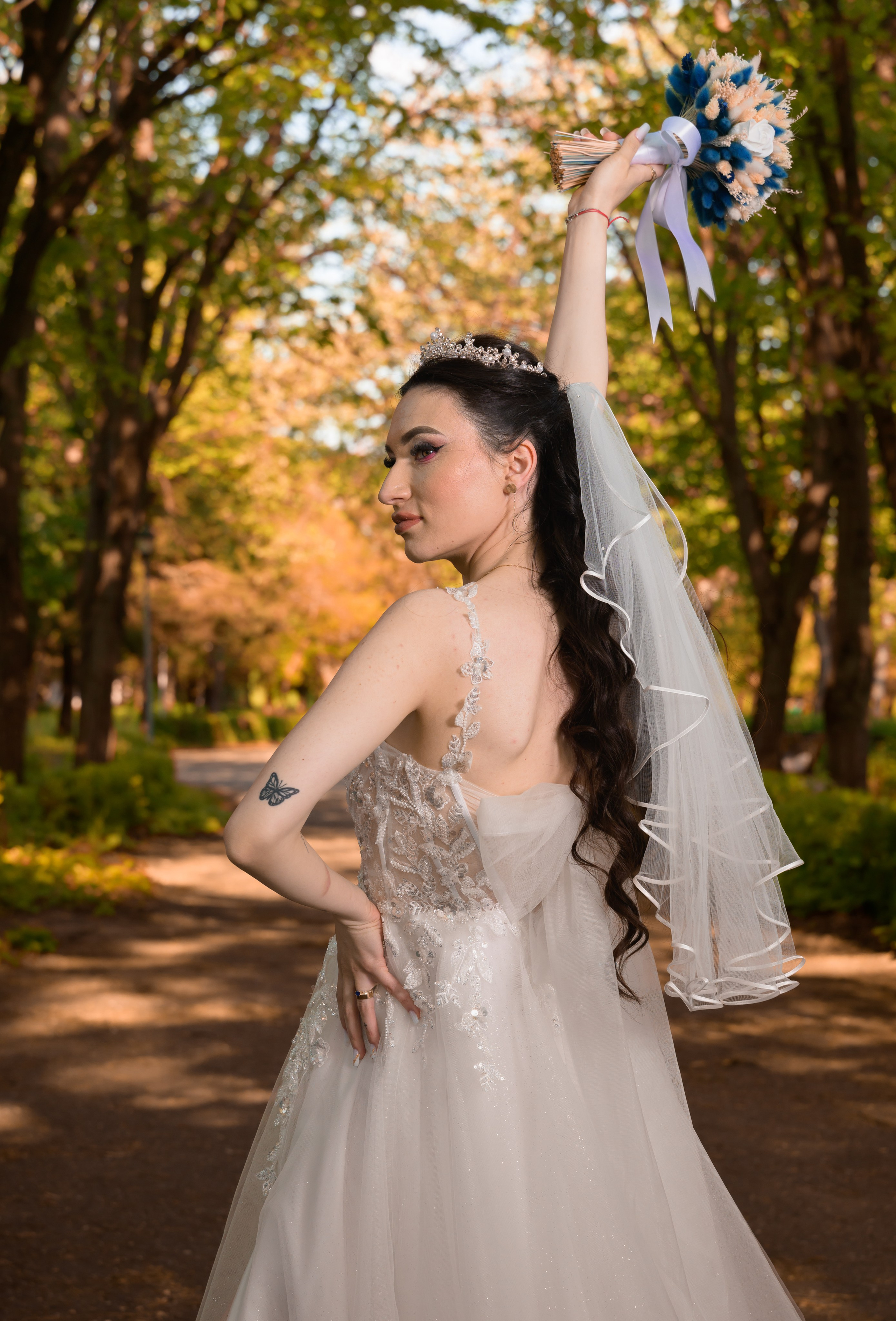 Wedding. Hand for photos