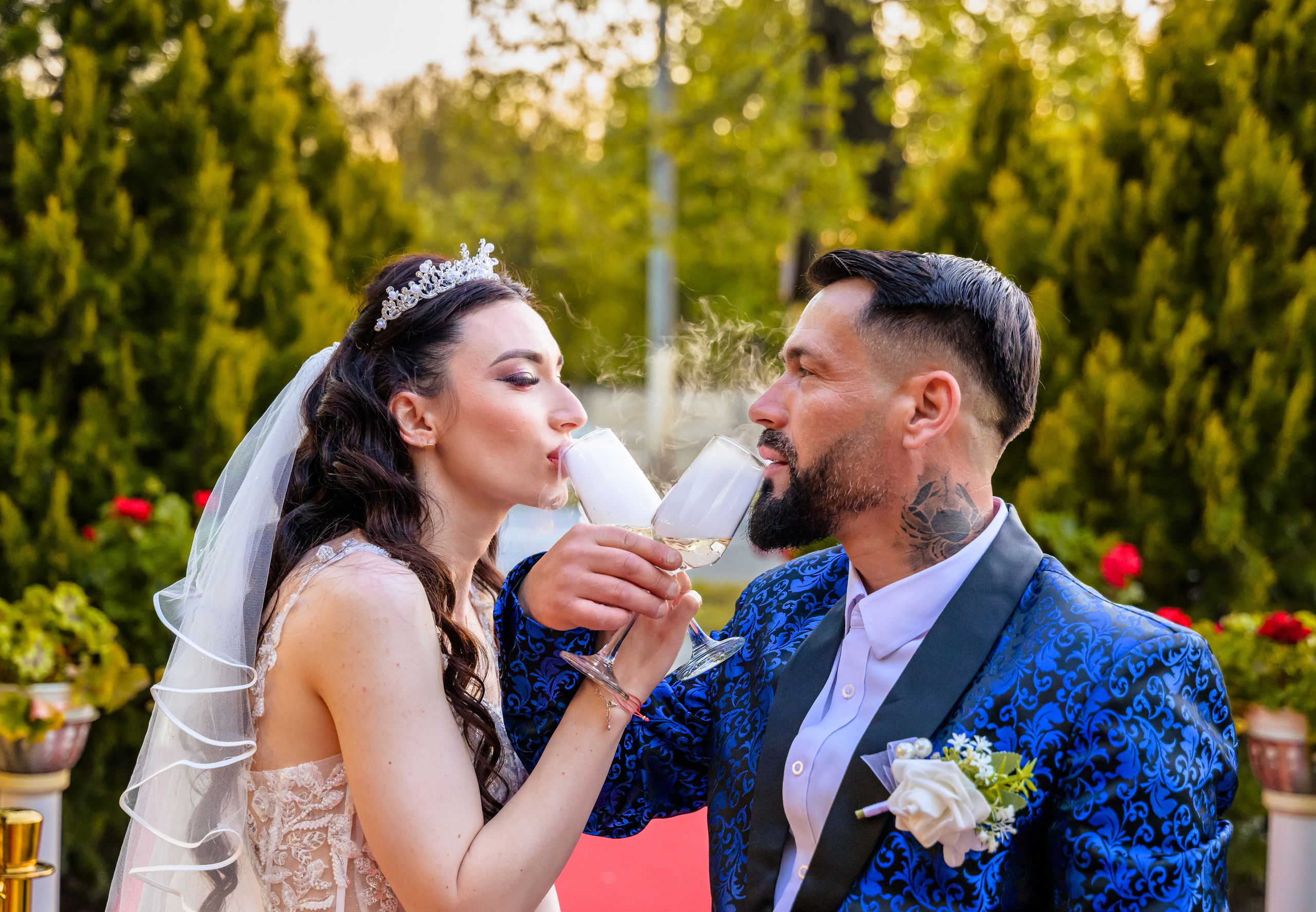 Wedding. Hand for photos