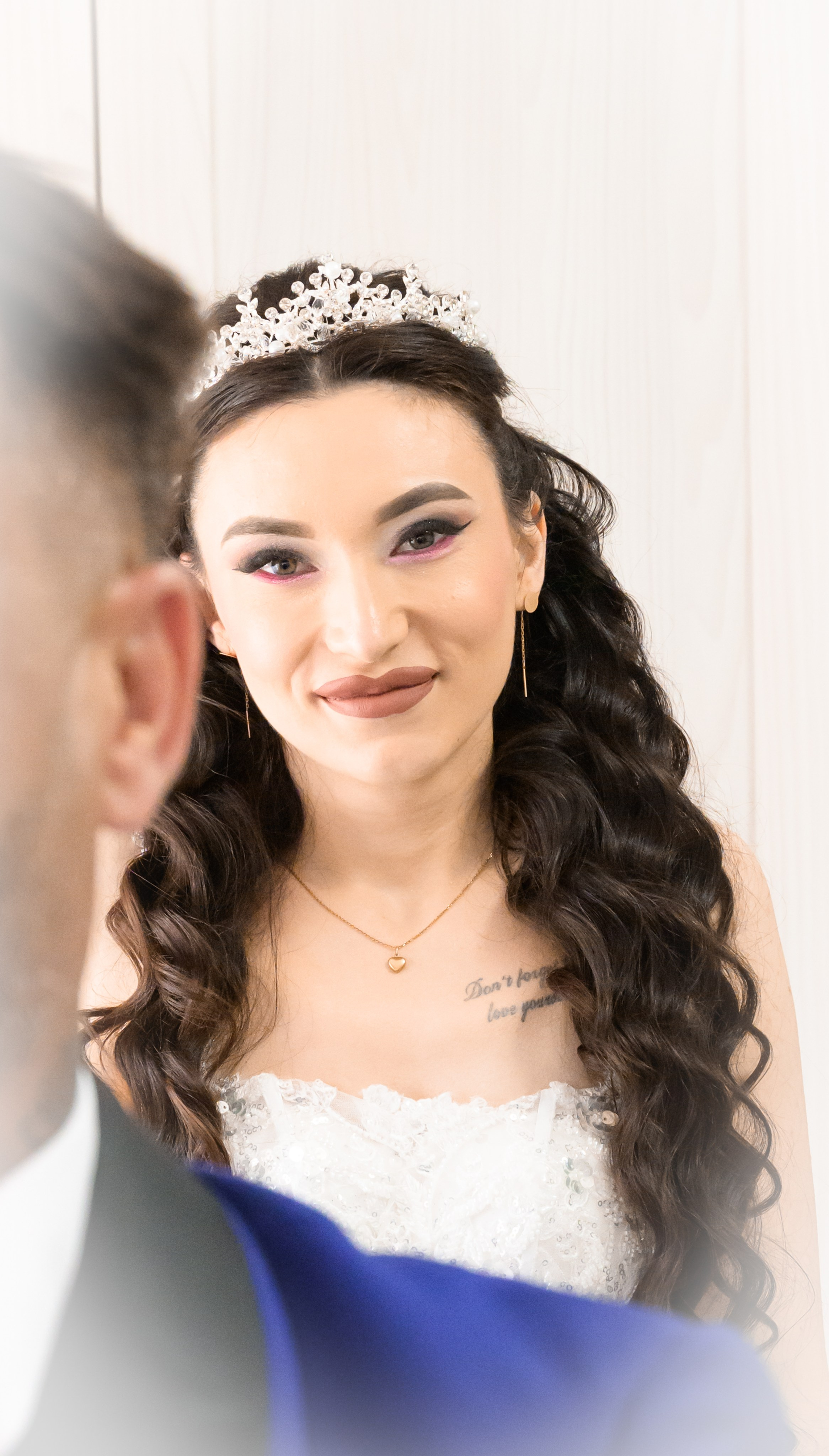 Wedding. Hand for photos