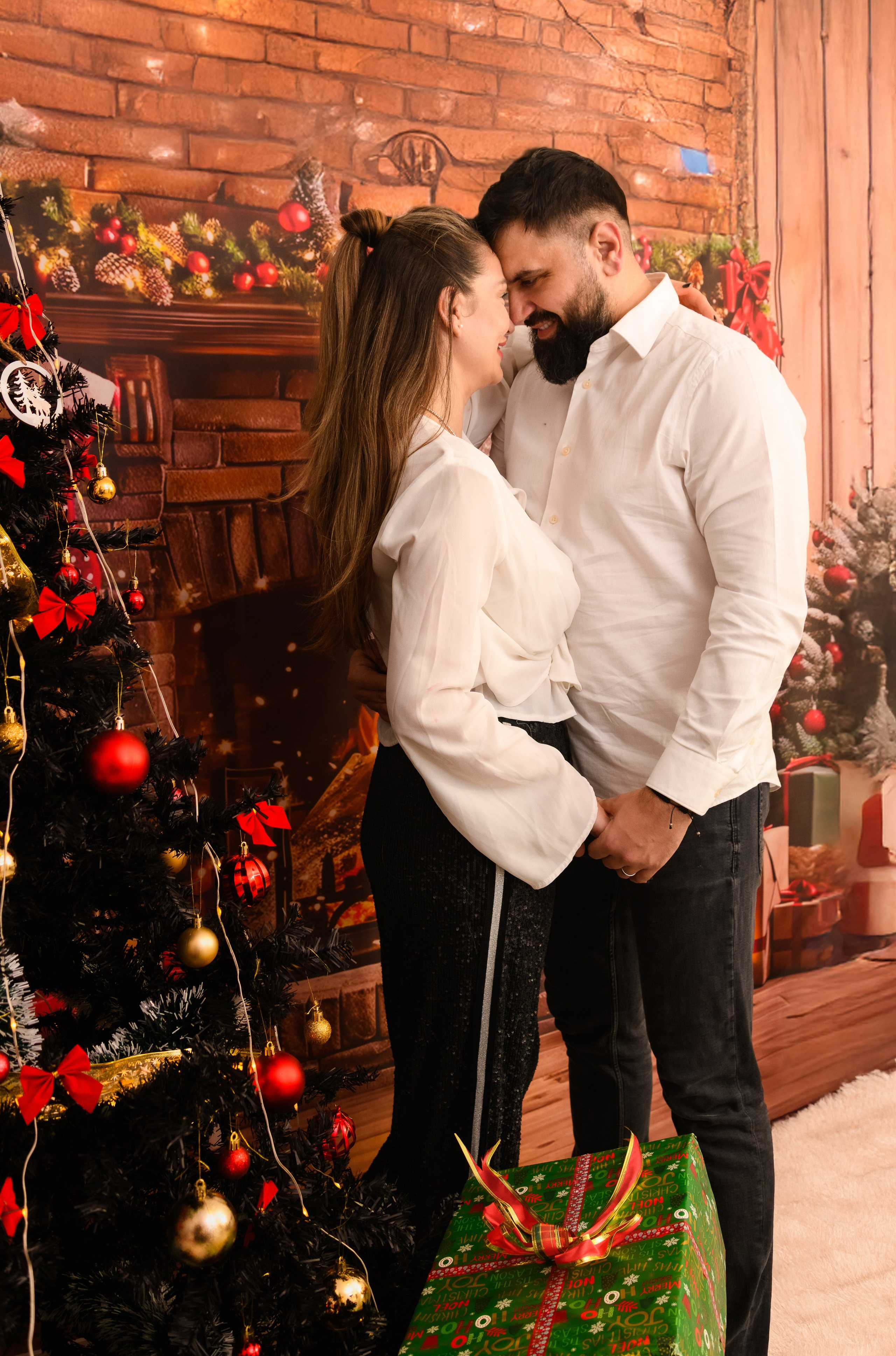 Christmas Photoshoot. Hand for photos