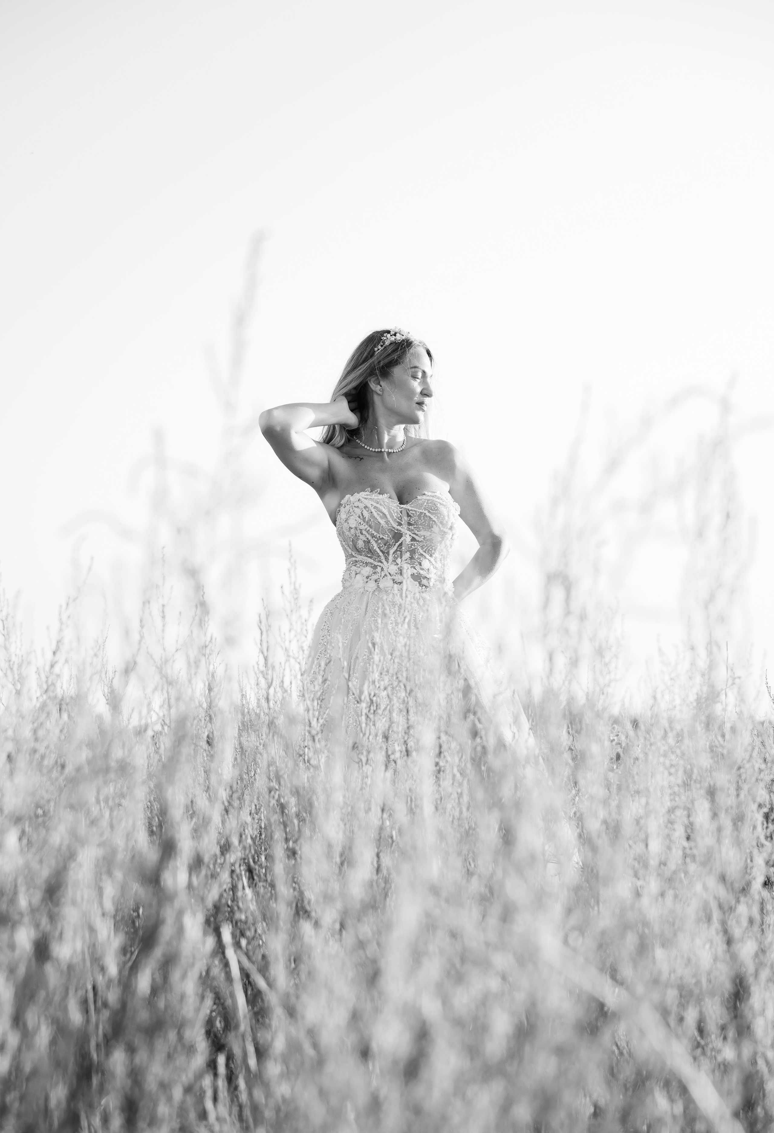 Trash the Dress | Sunrise. Hand for photos