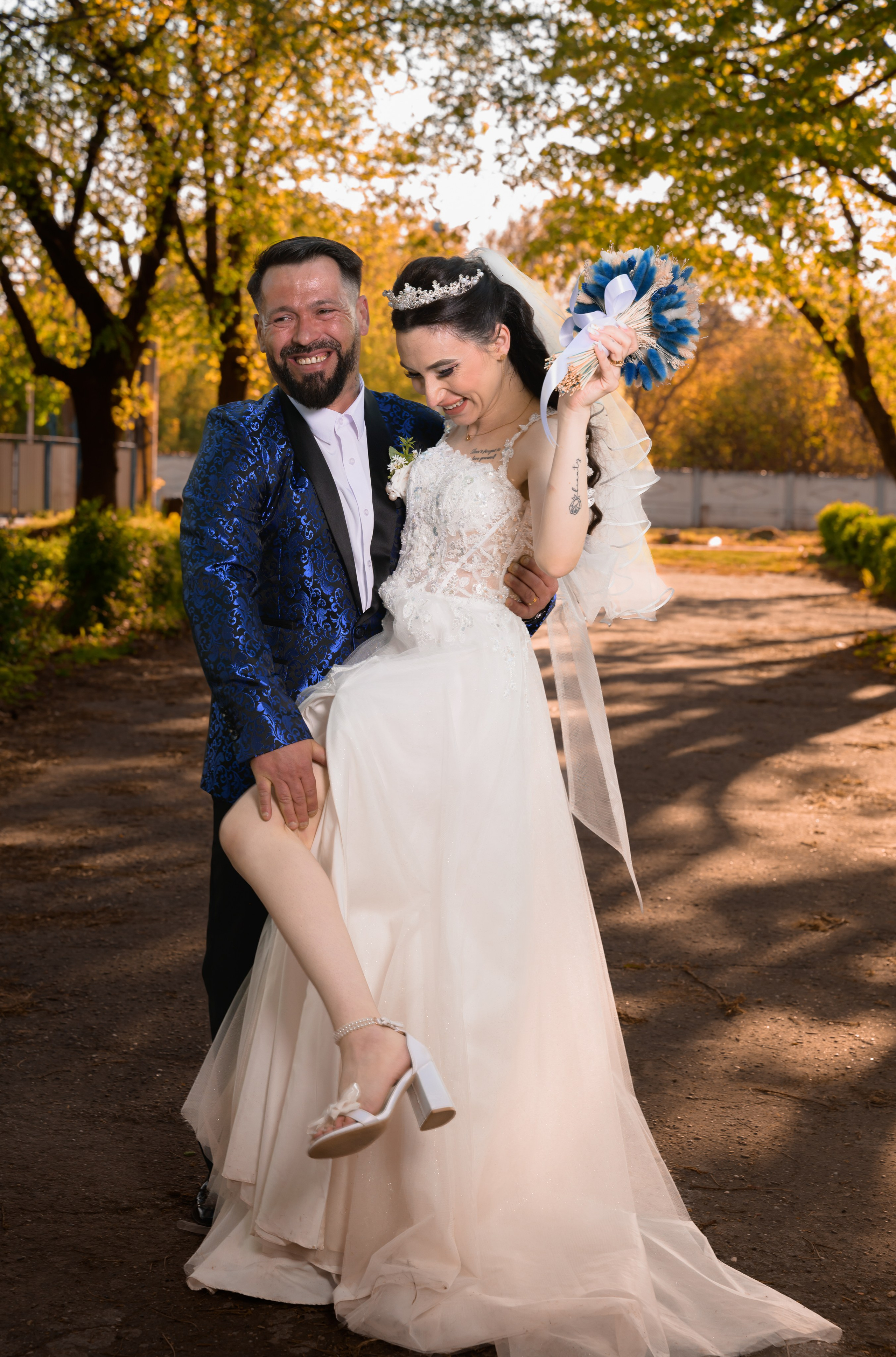 Wedding. Hand for photos