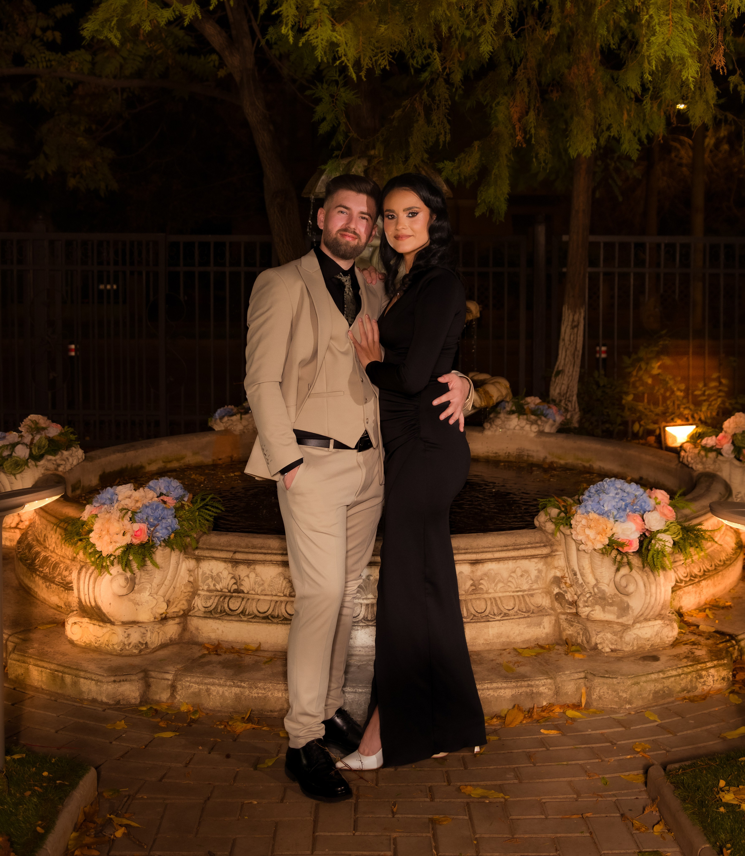 Couple. Hand for photos