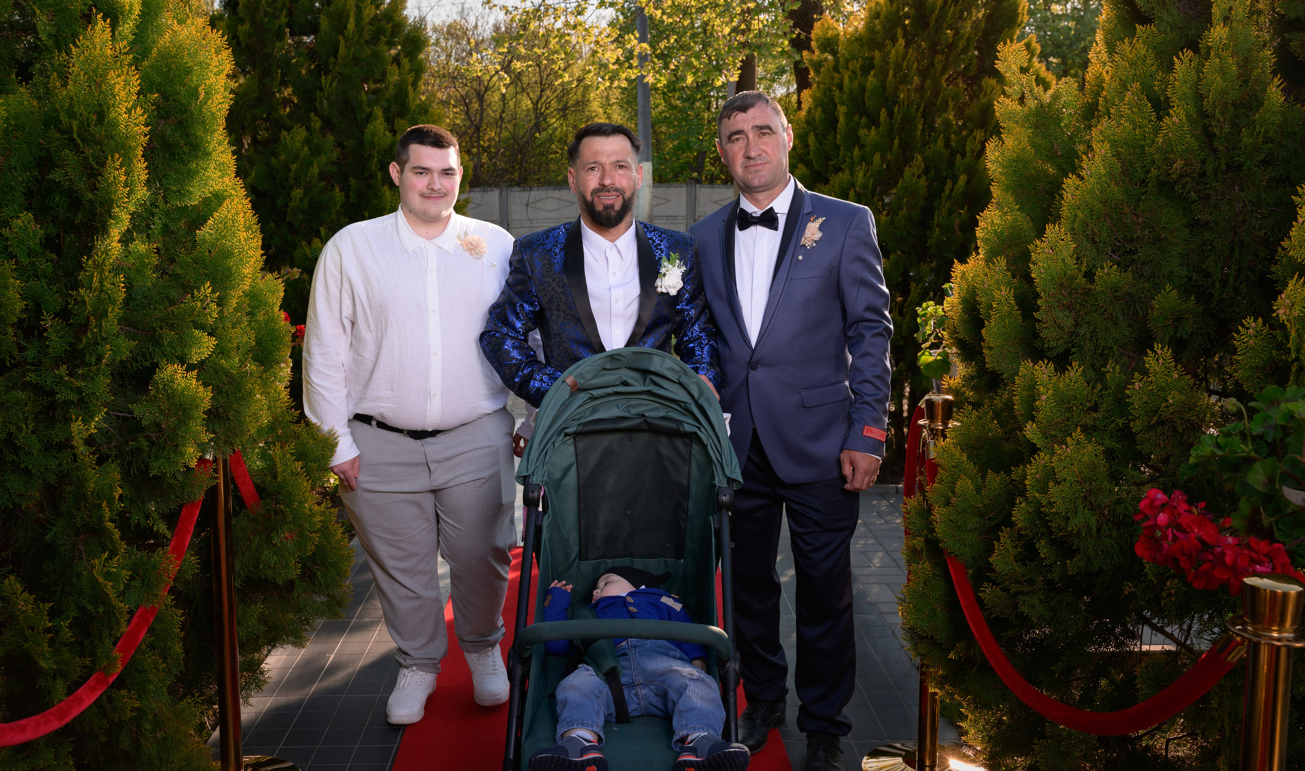 Wedding. Hand for photos
