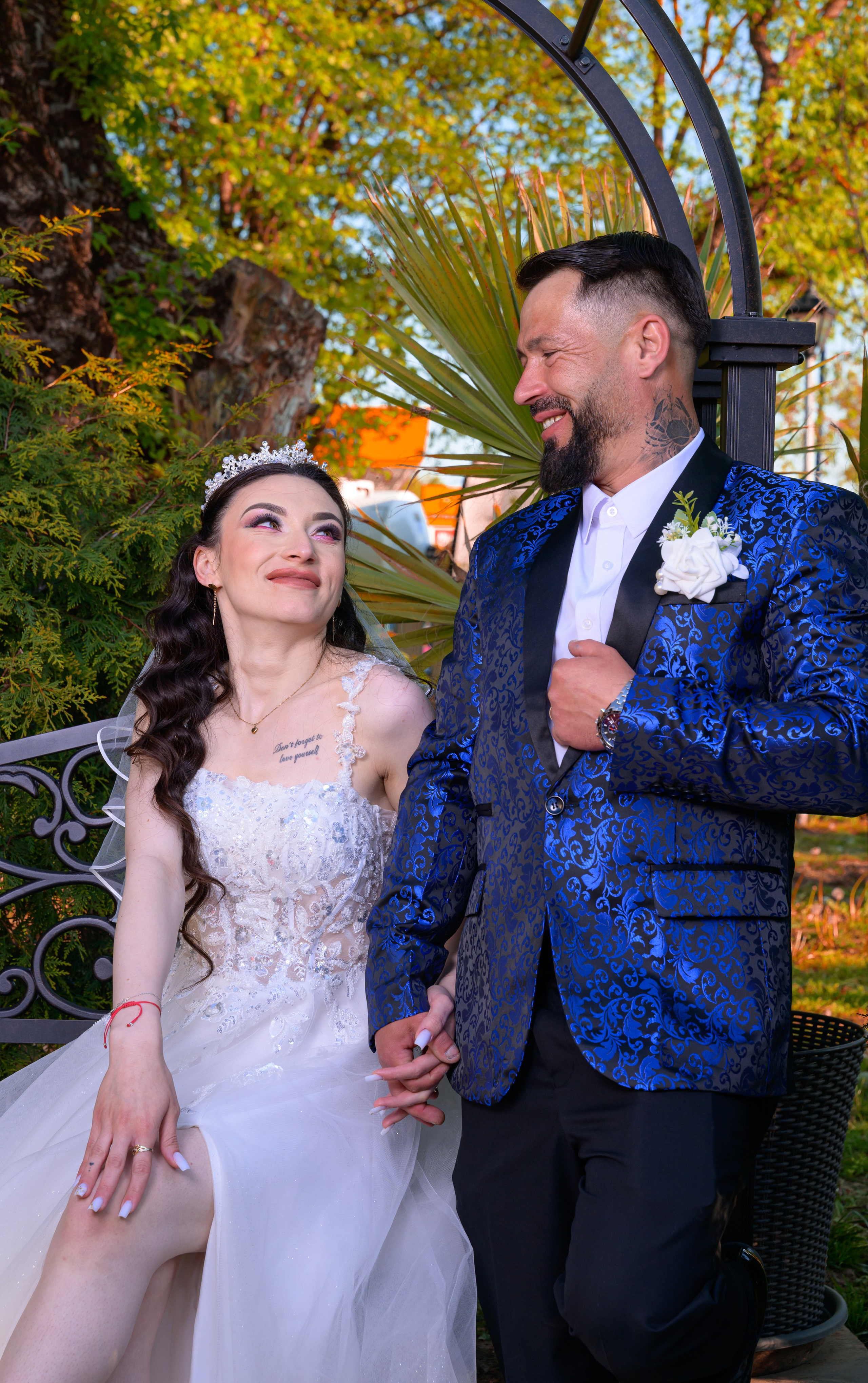 Wedding. Hand for photos