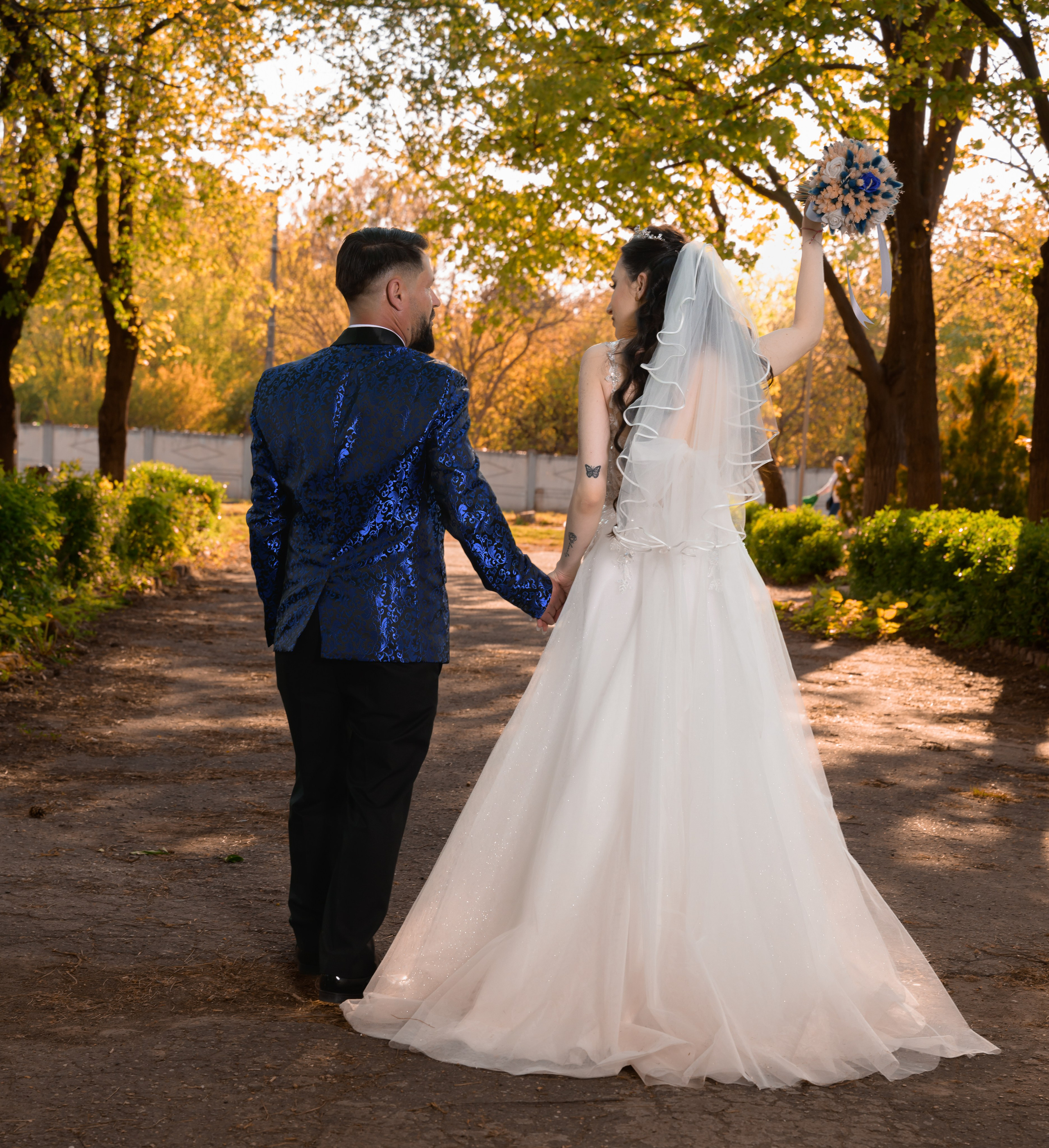 Wedding. Hand for photos