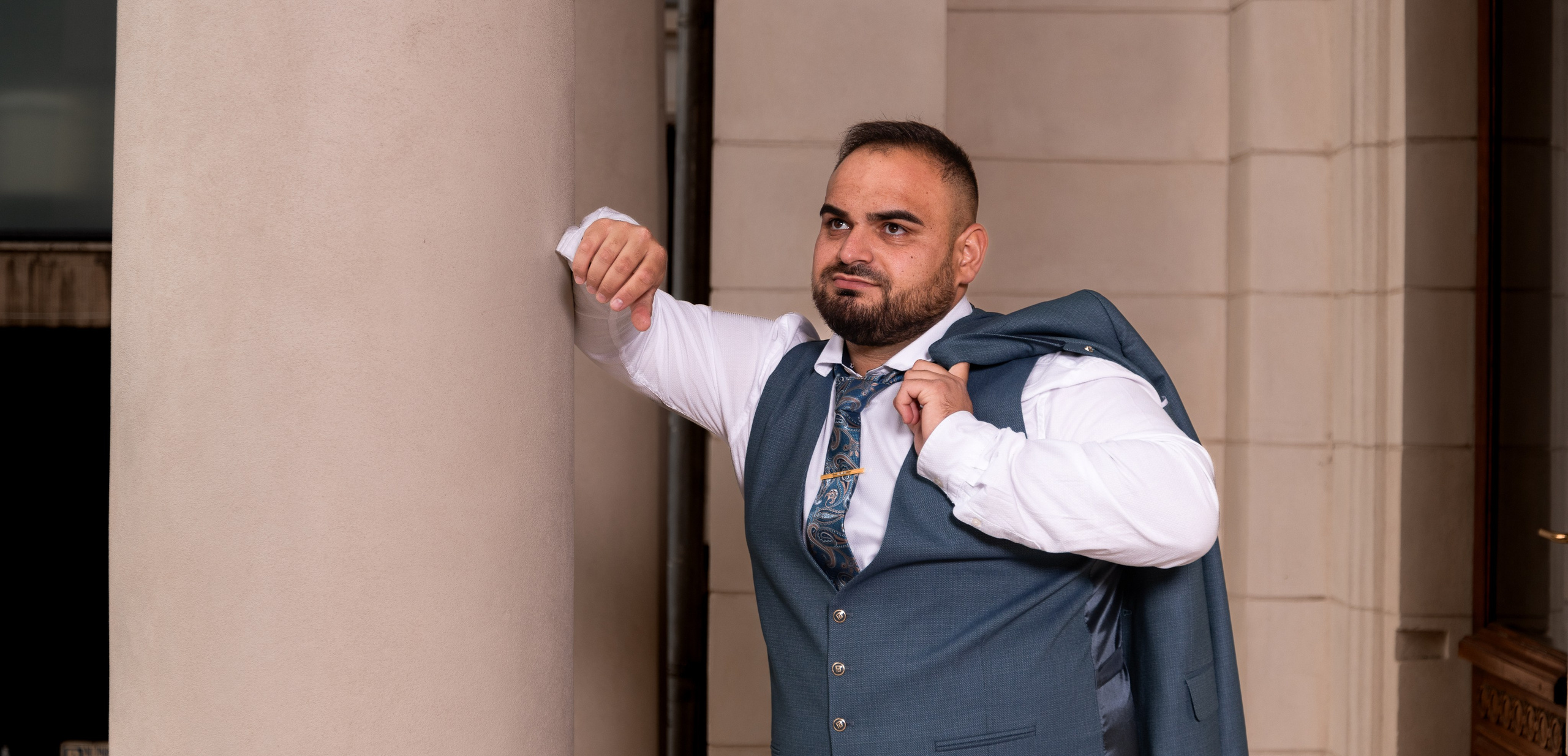 Civil Ceremony Florin — Alexandra. Hand for photos