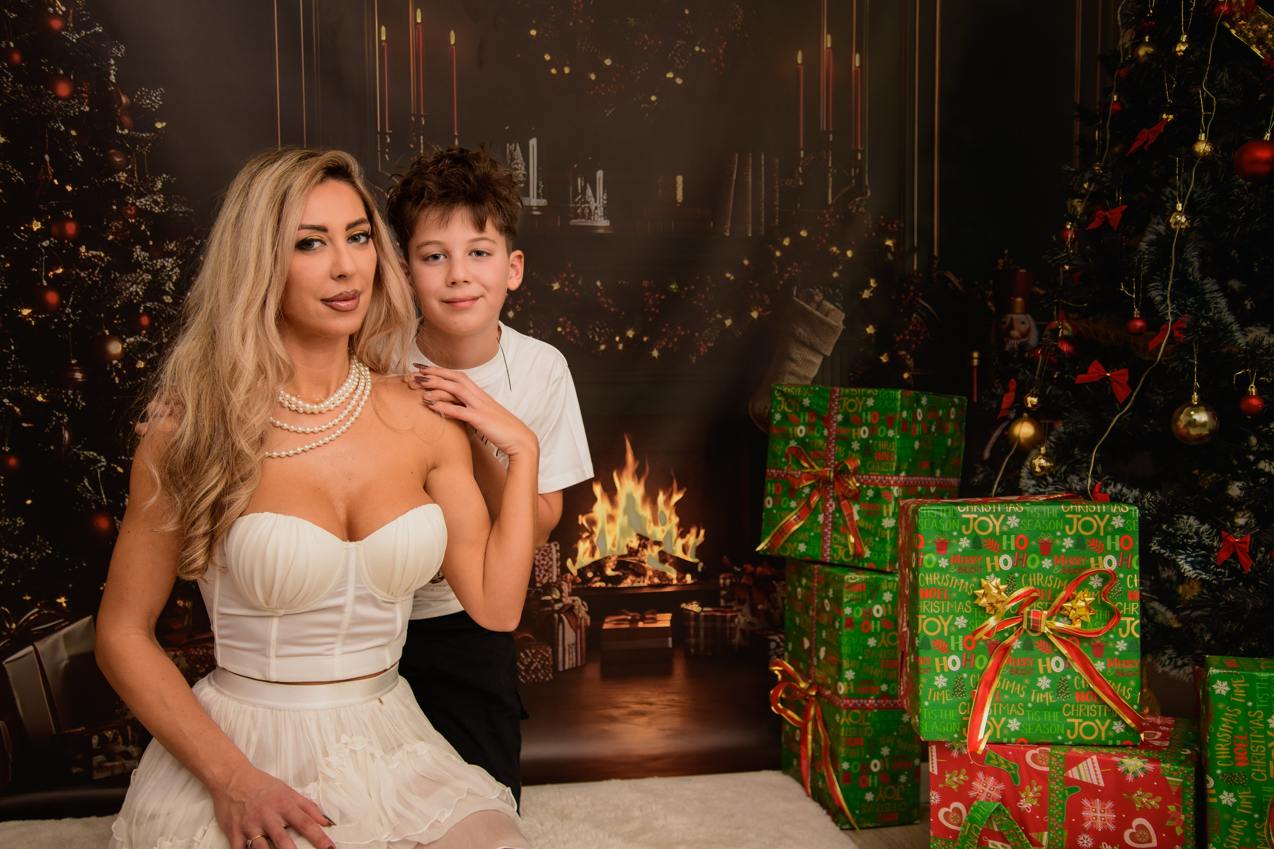 Christmas Photoshoot. Hand for photos