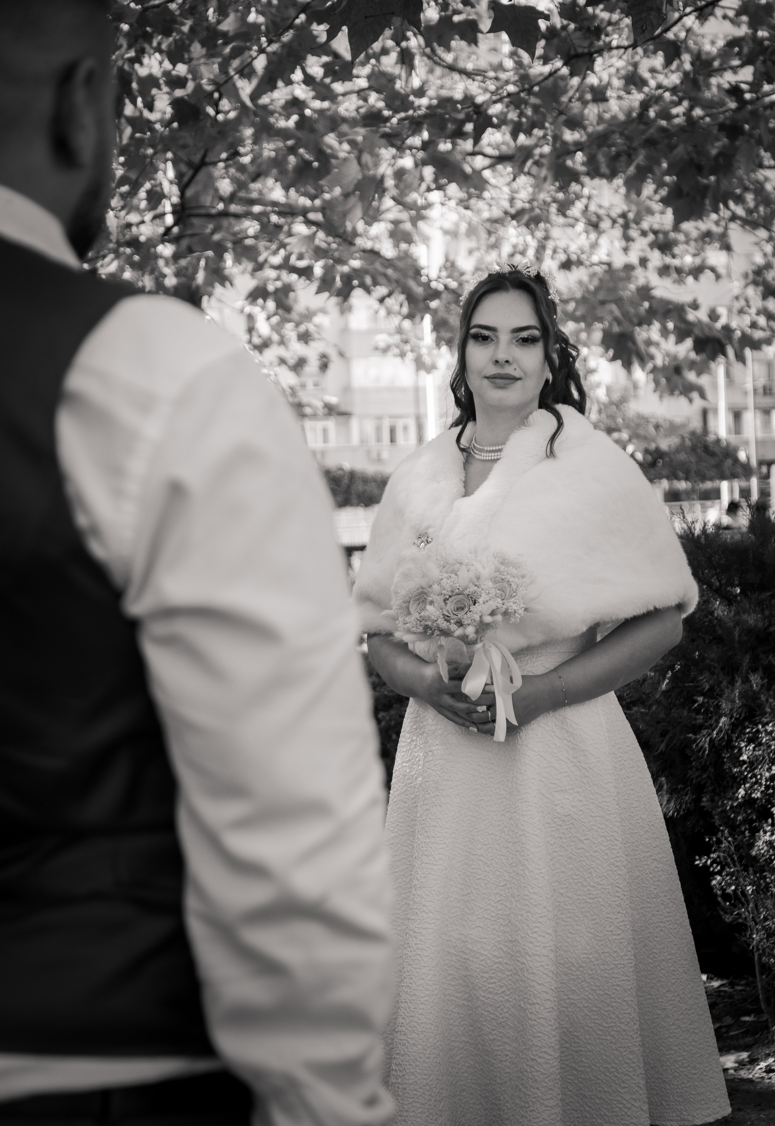 Civil Ceremony Florin — Alexandra. Hand for photos