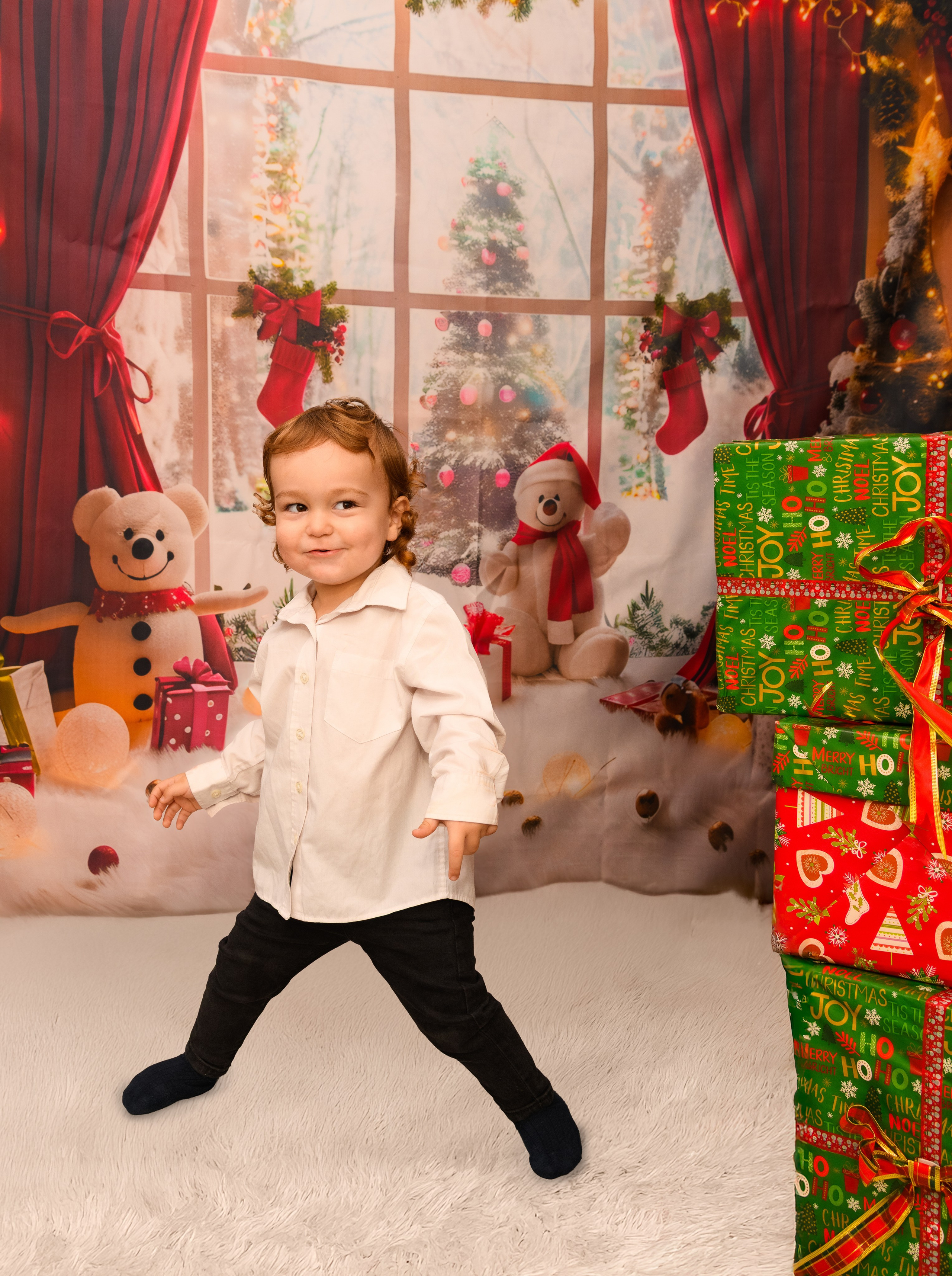 Christmas Photoshoot. Hand for photos