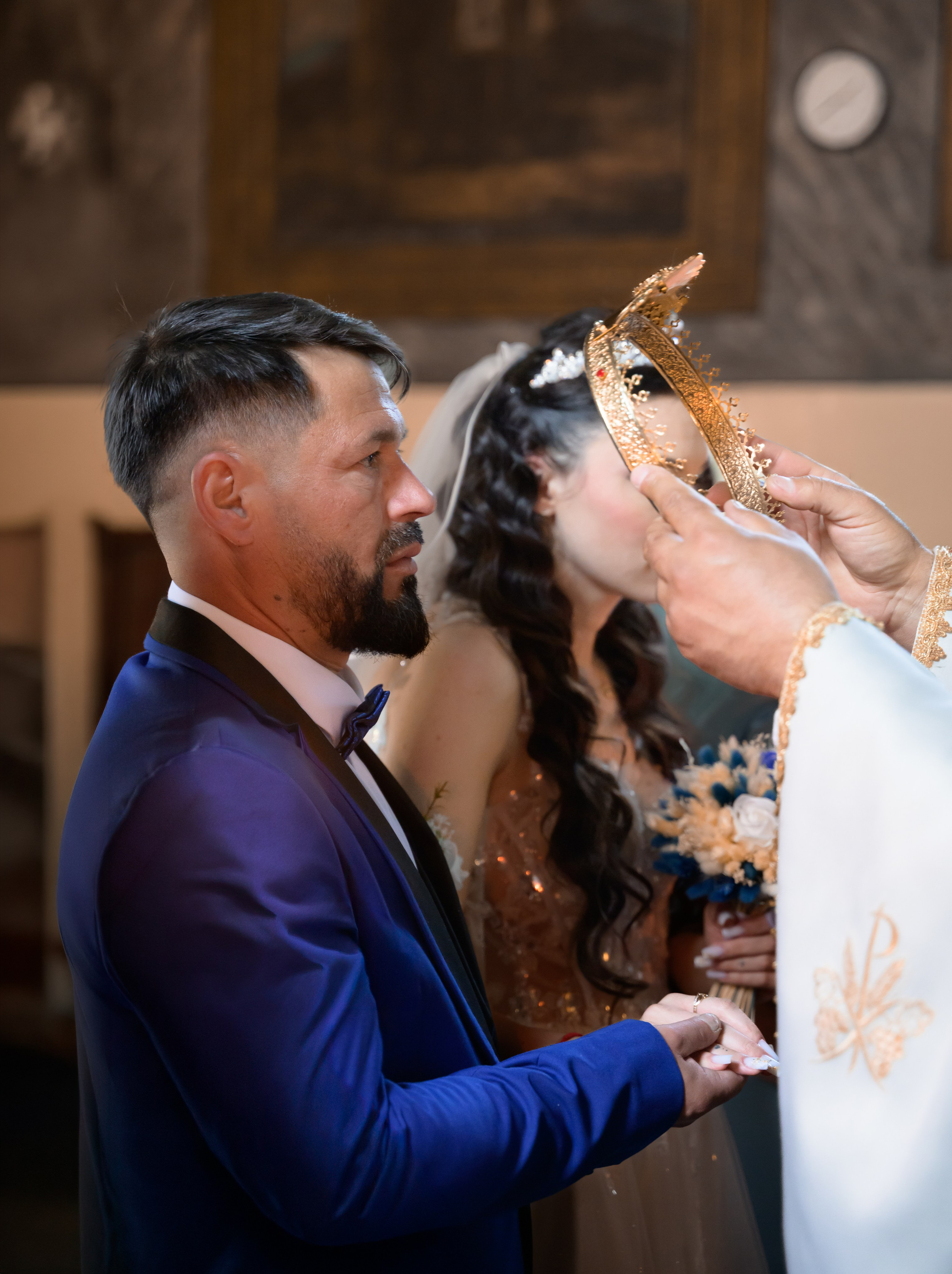 Wedding. Hand for photos