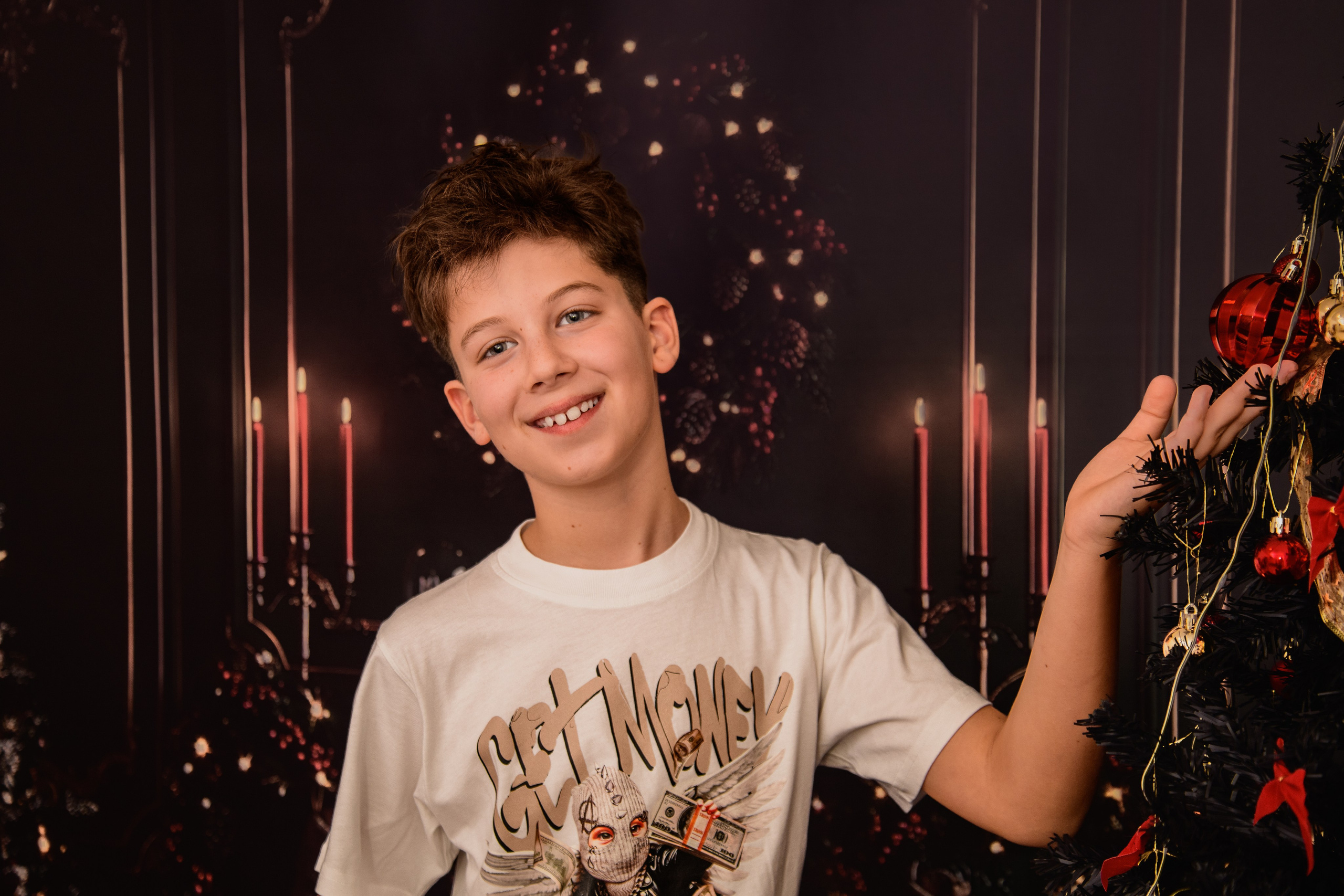 Christmas Photoshoot. Hand for photos
