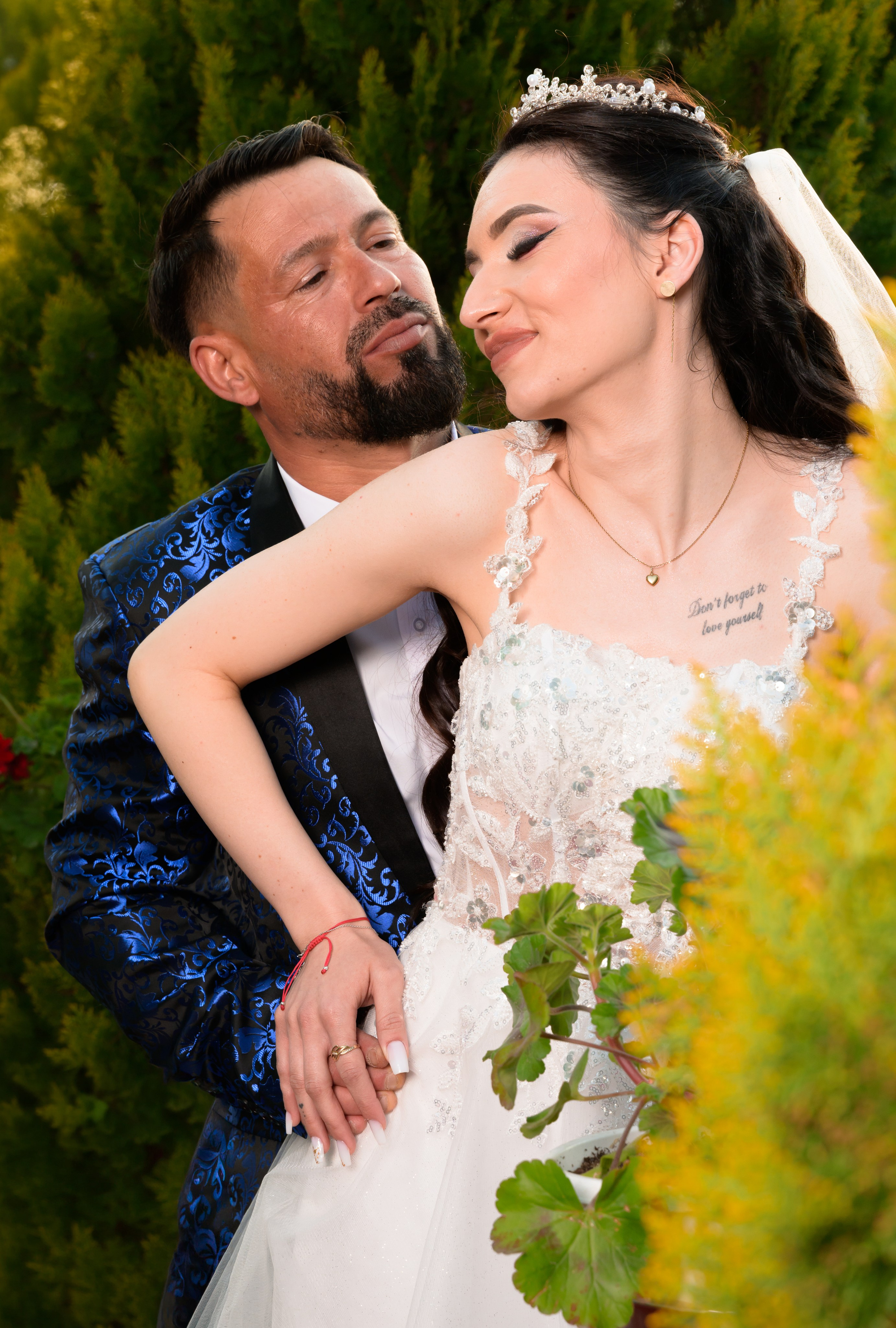 Wedding. Hand for photos