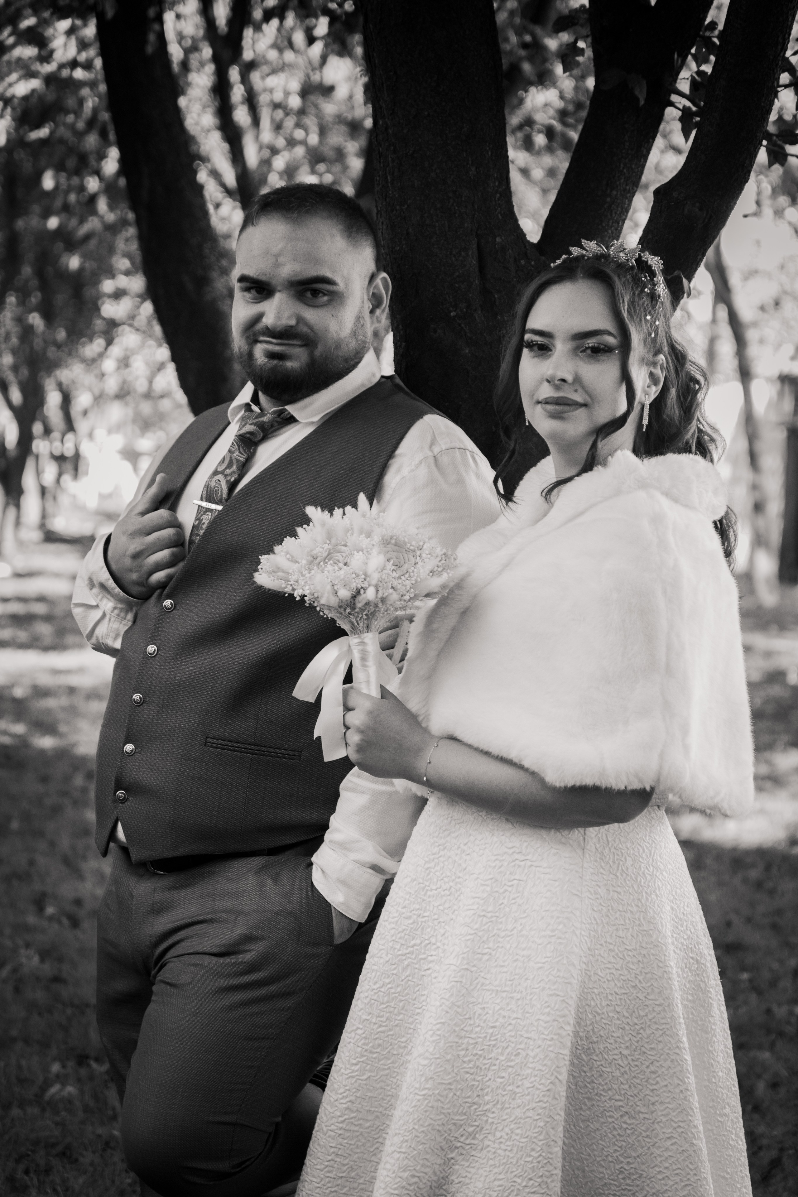 Civil Ceremony Florin — Alexandra. Hand for photos