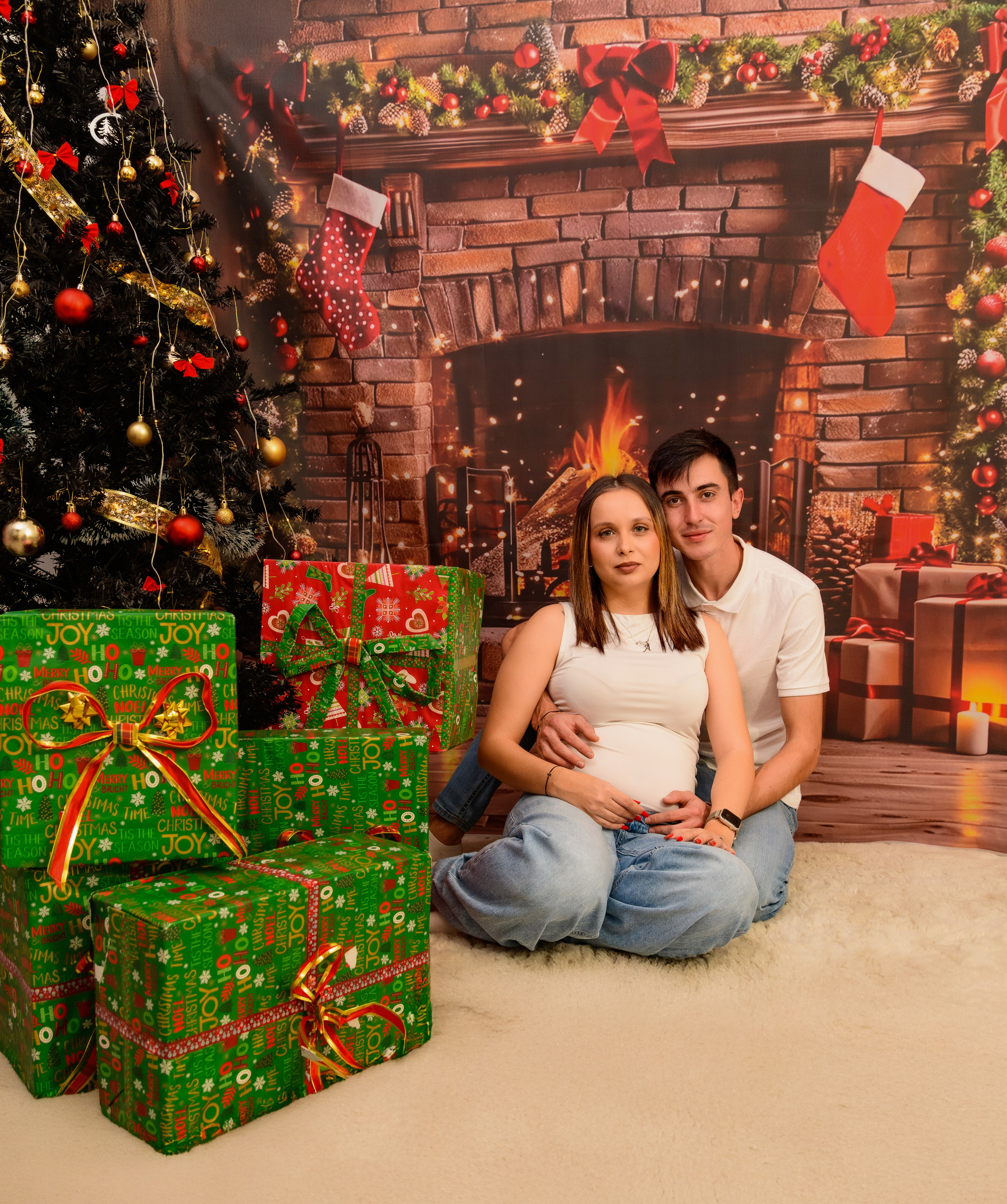 Christmas Photoshoot. Hand for photos