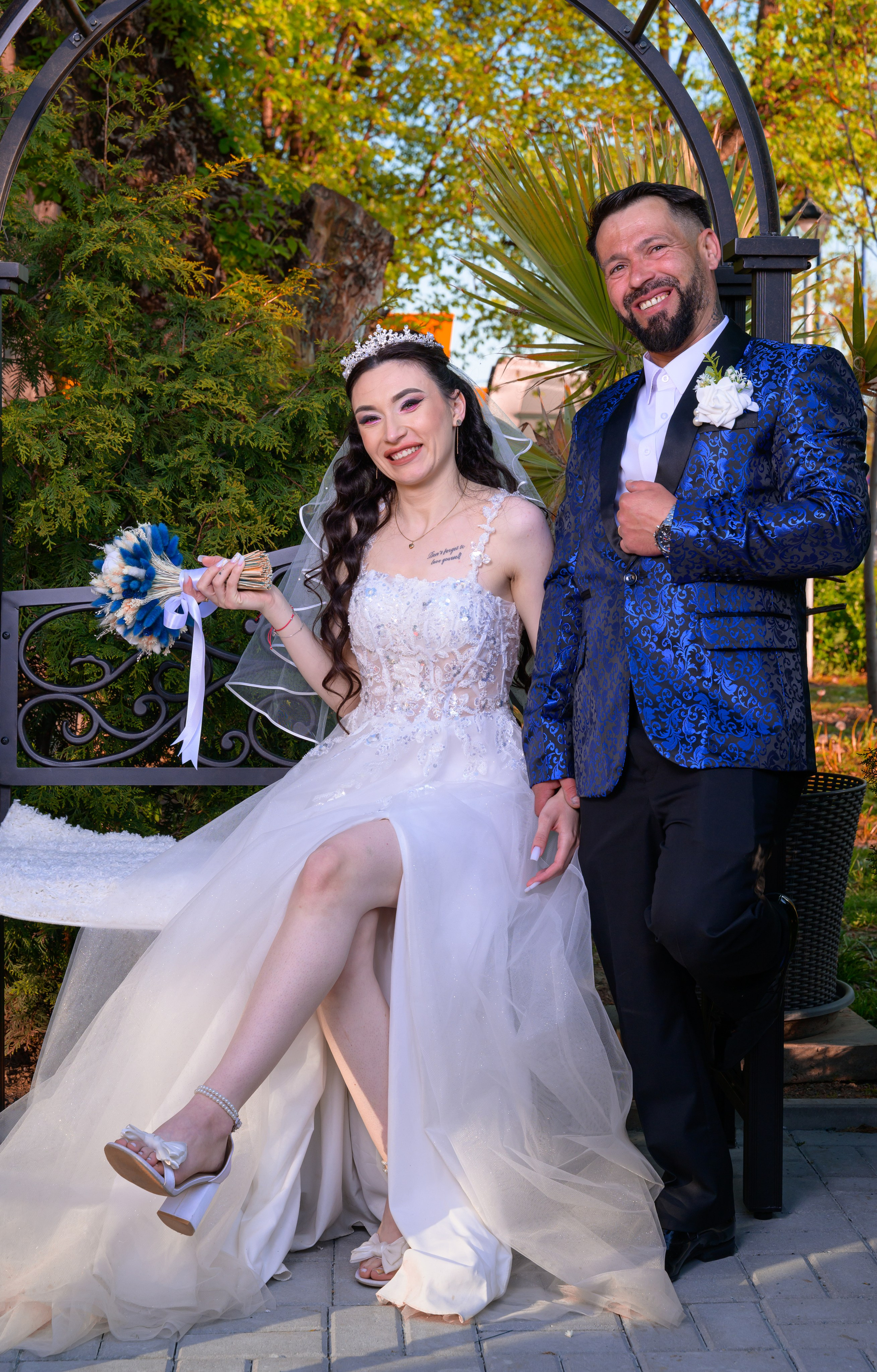 Wedding. Hand for photos