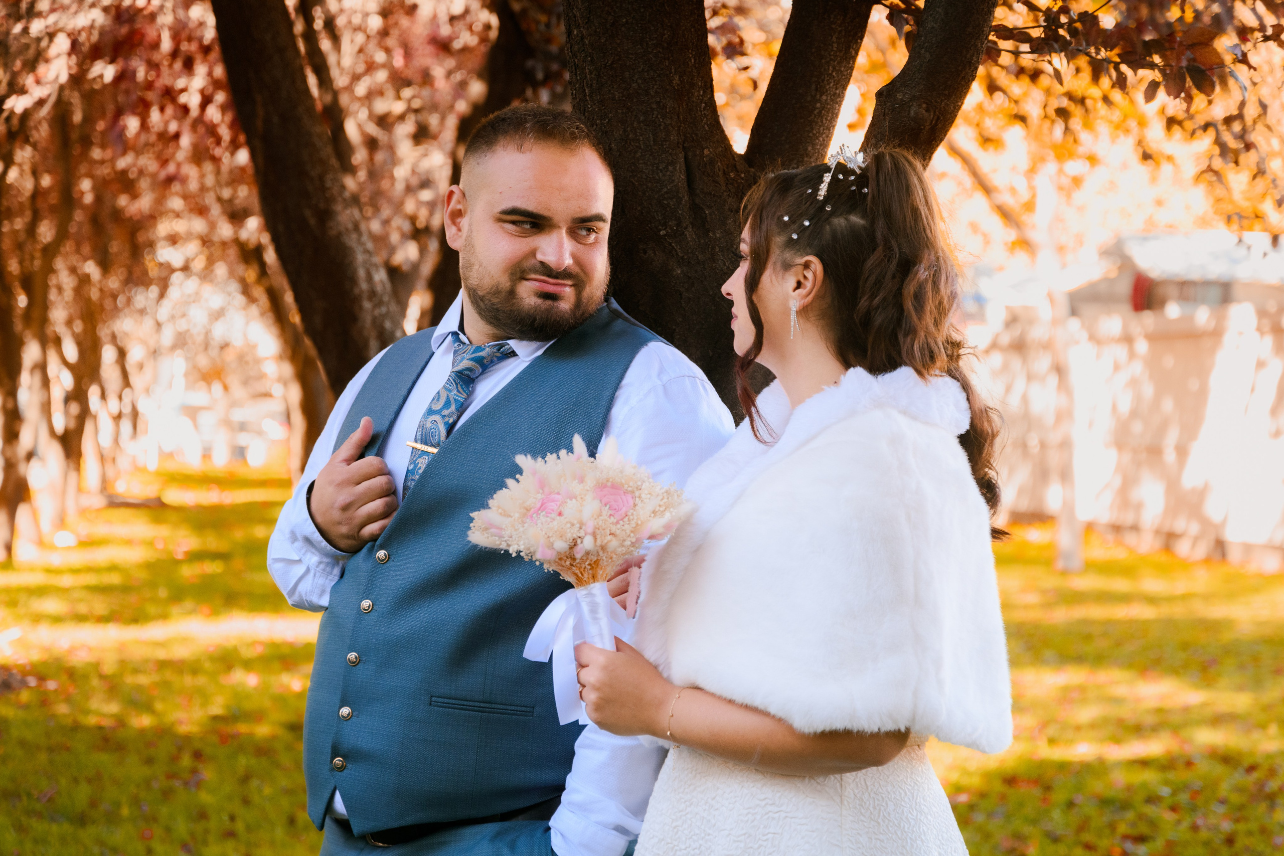 Civil Ceremony Florin — Alexandra. Hand for photos
