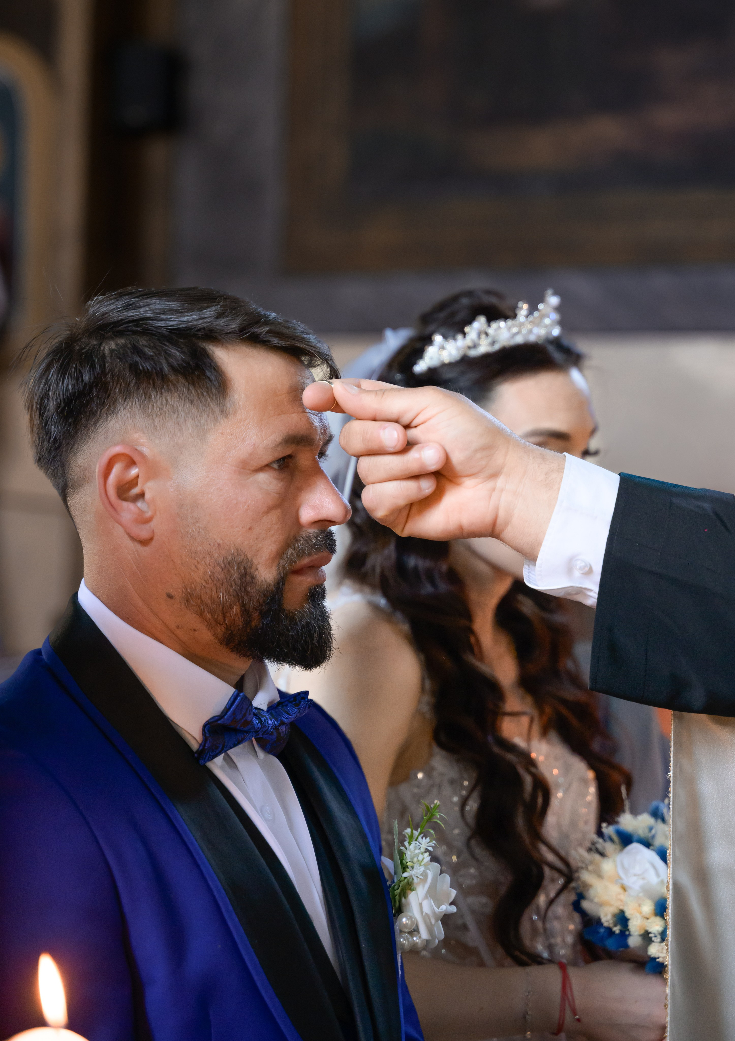 Wedding. Hand for photos