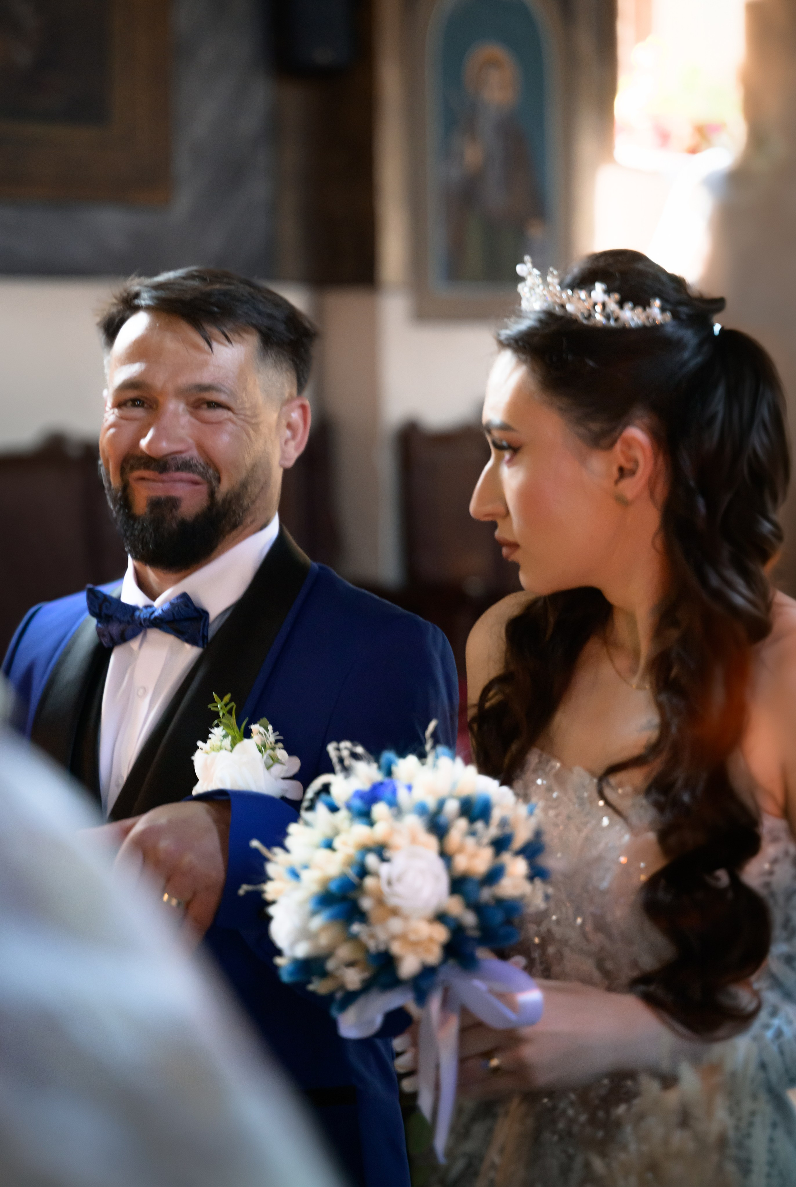 Wedding. Hand for photos