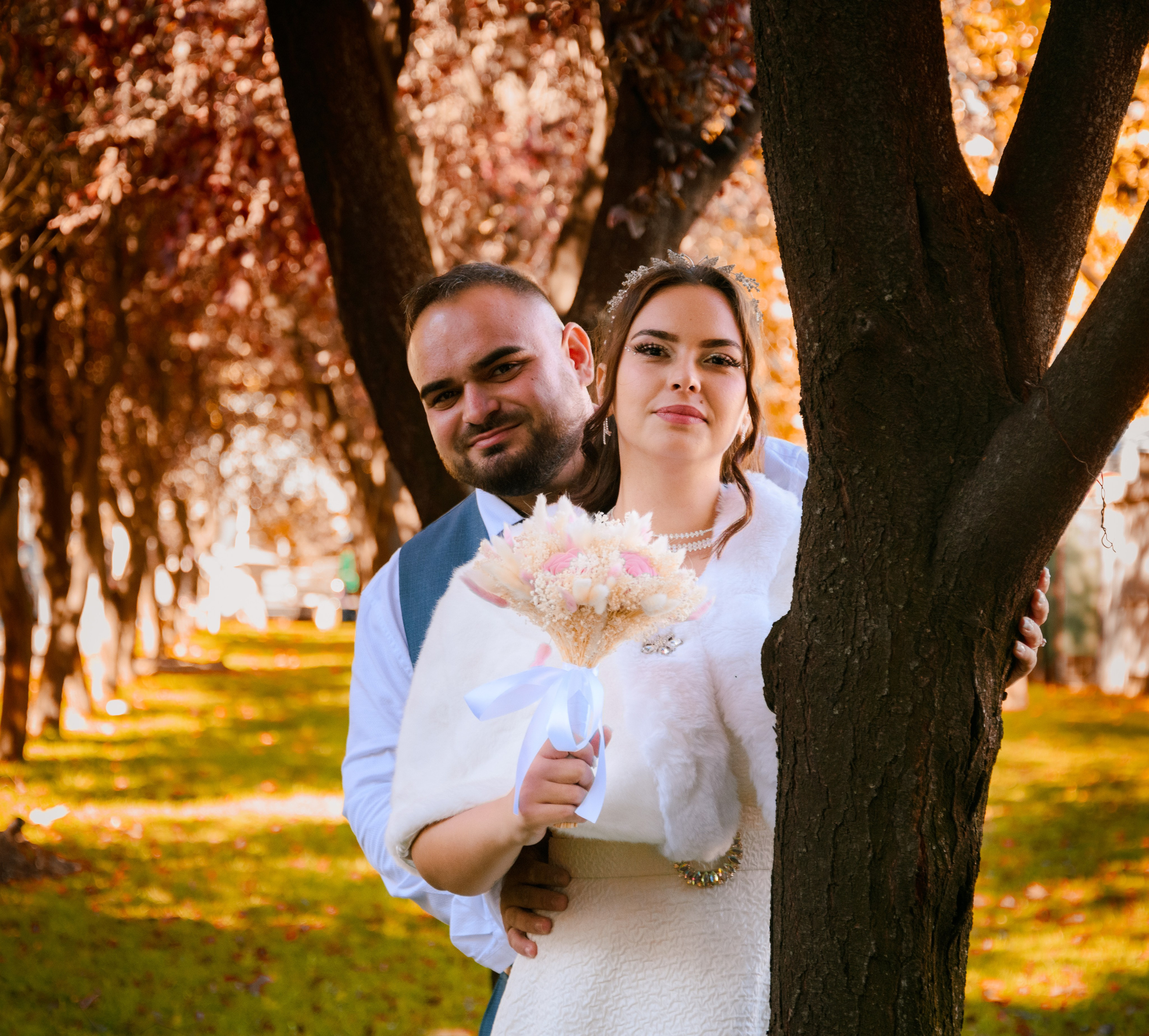 Civil Ceremony Florin — Alexandra. Hand for photos