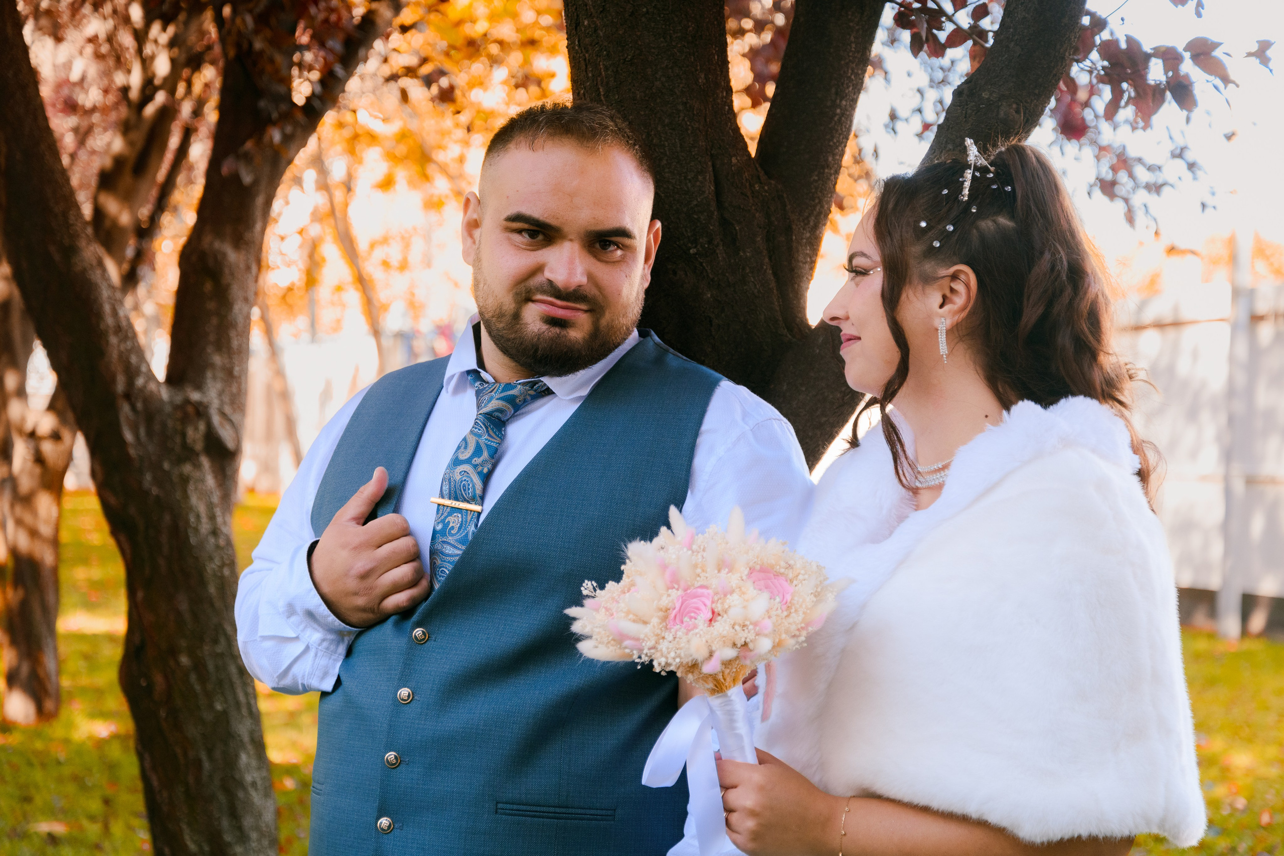 Civil Ceremony Florin — Alexandra. Hand for photos