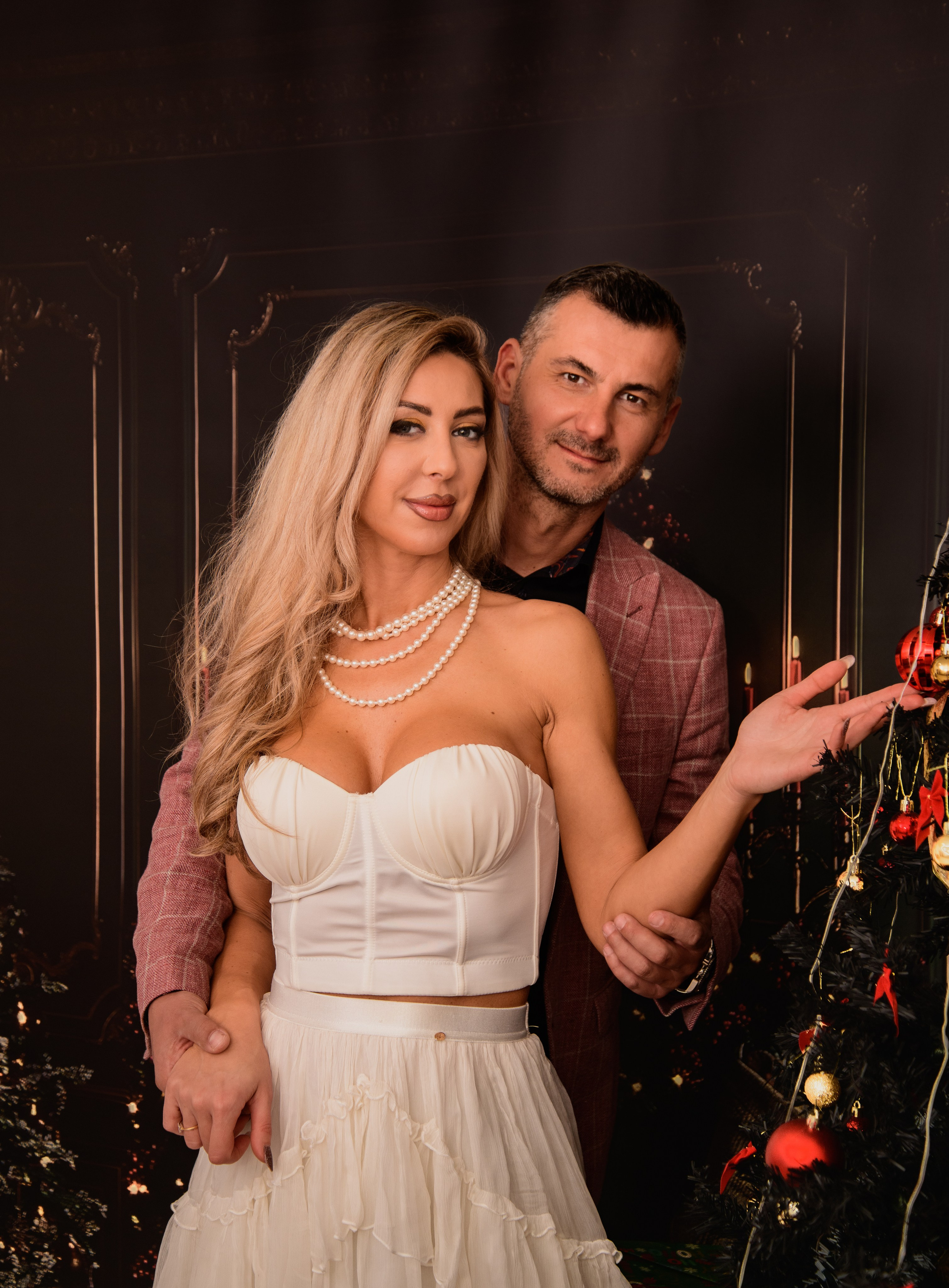 Christmas Photoshoot. Hand for photos