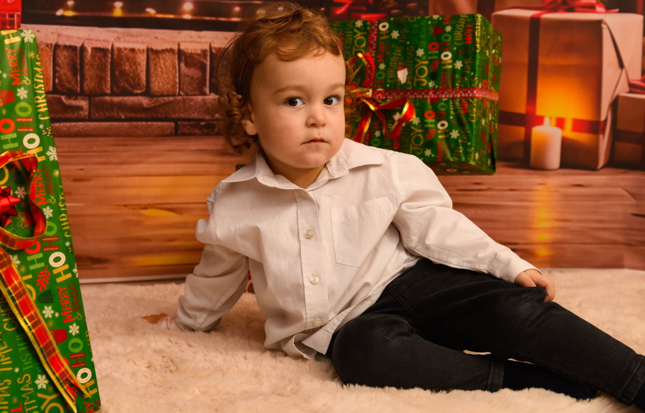 Christmas Photoshoot. Hand for photos