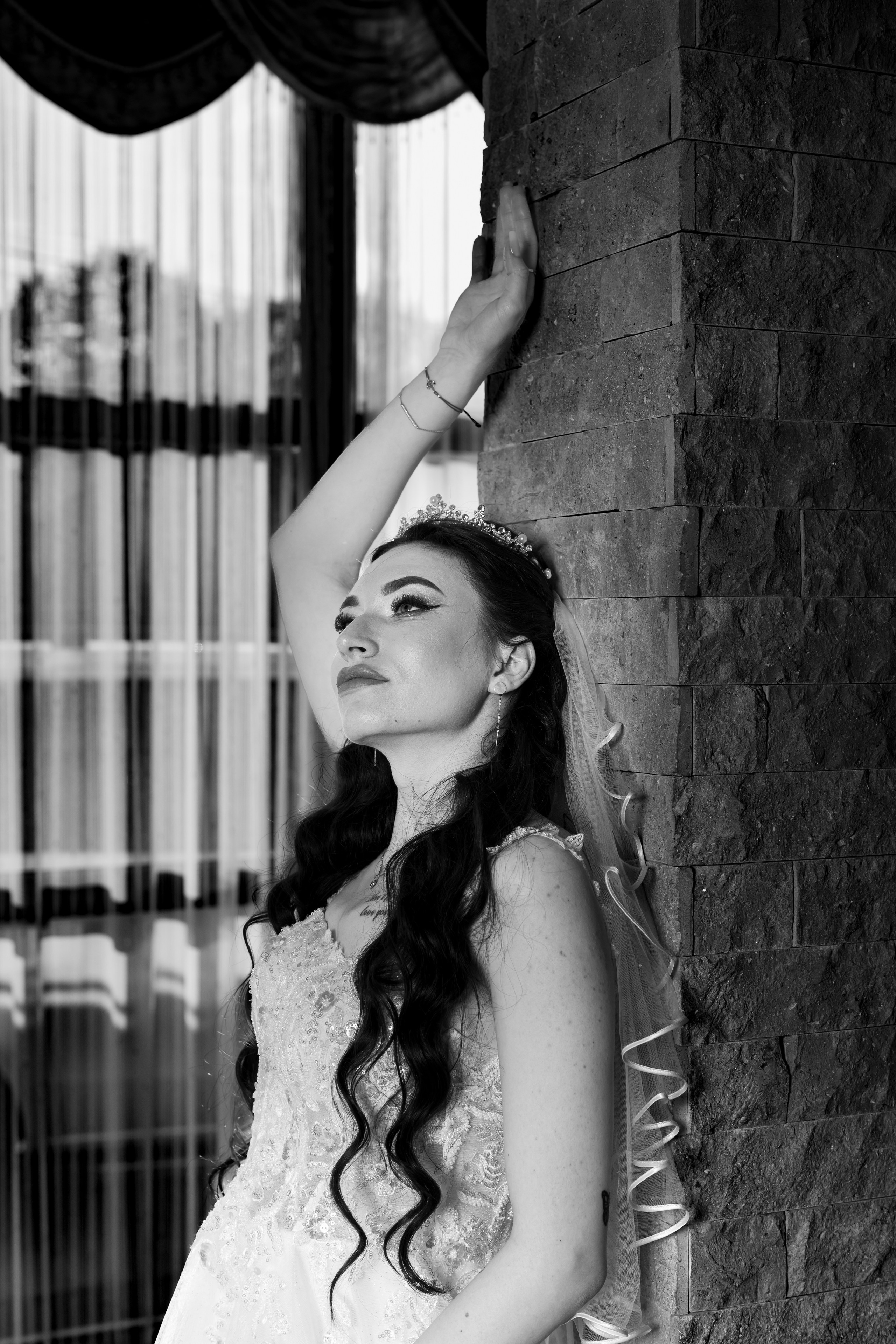 Wedding. Hand for photos