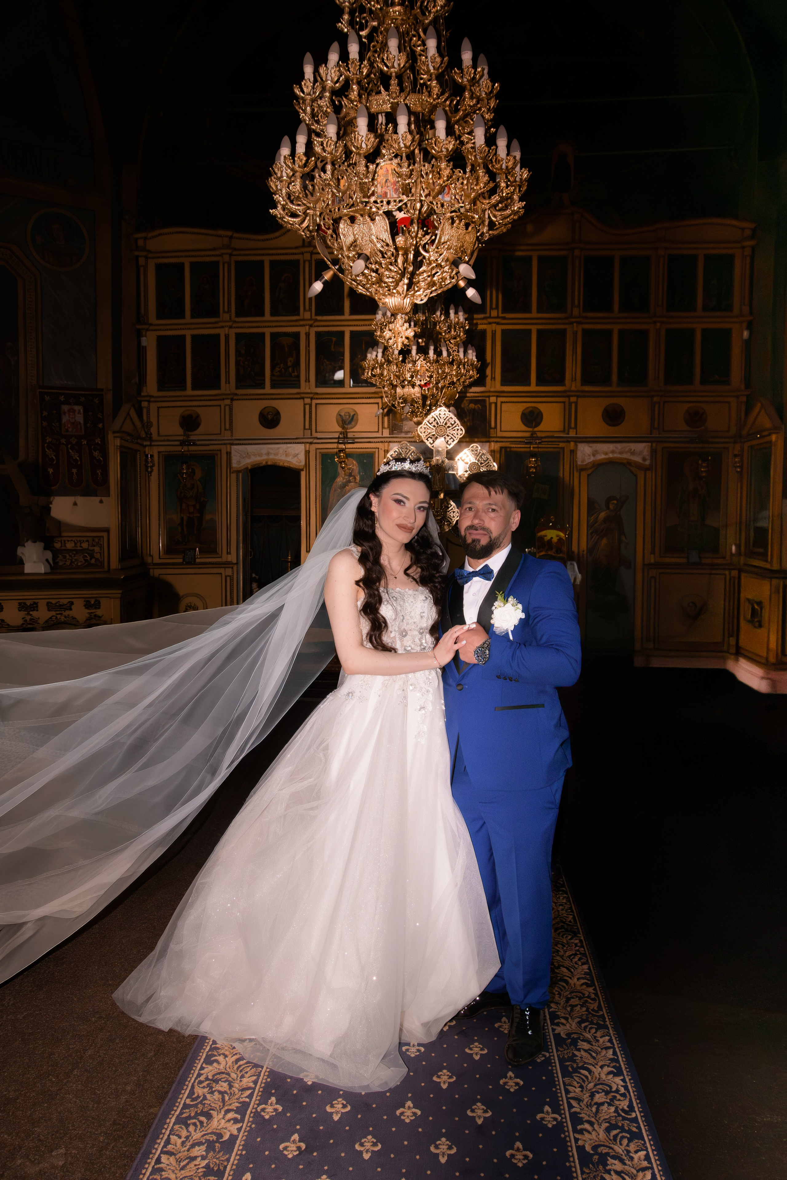 Wedding. Hand for photos