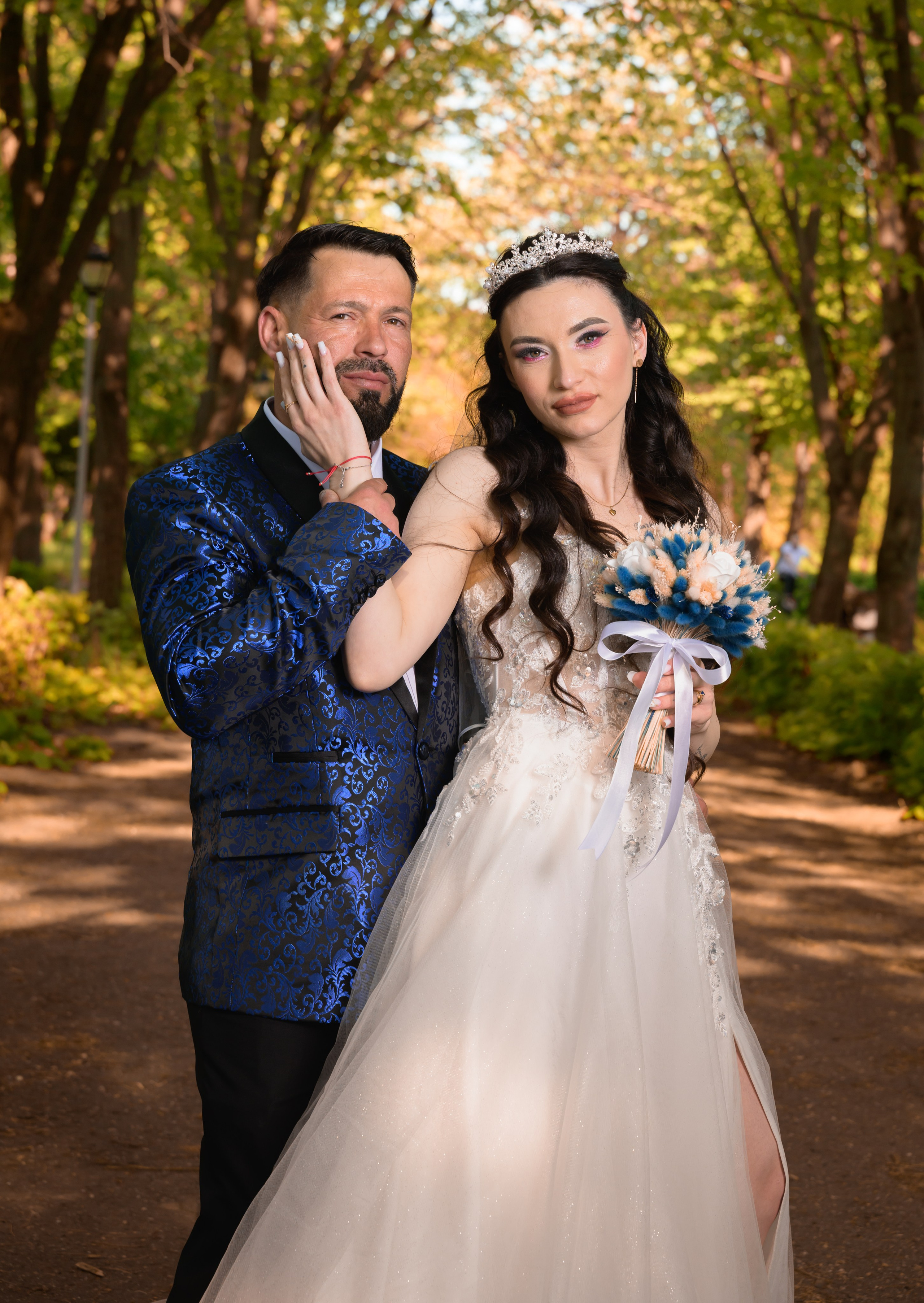 Wedding. Hand for photos
