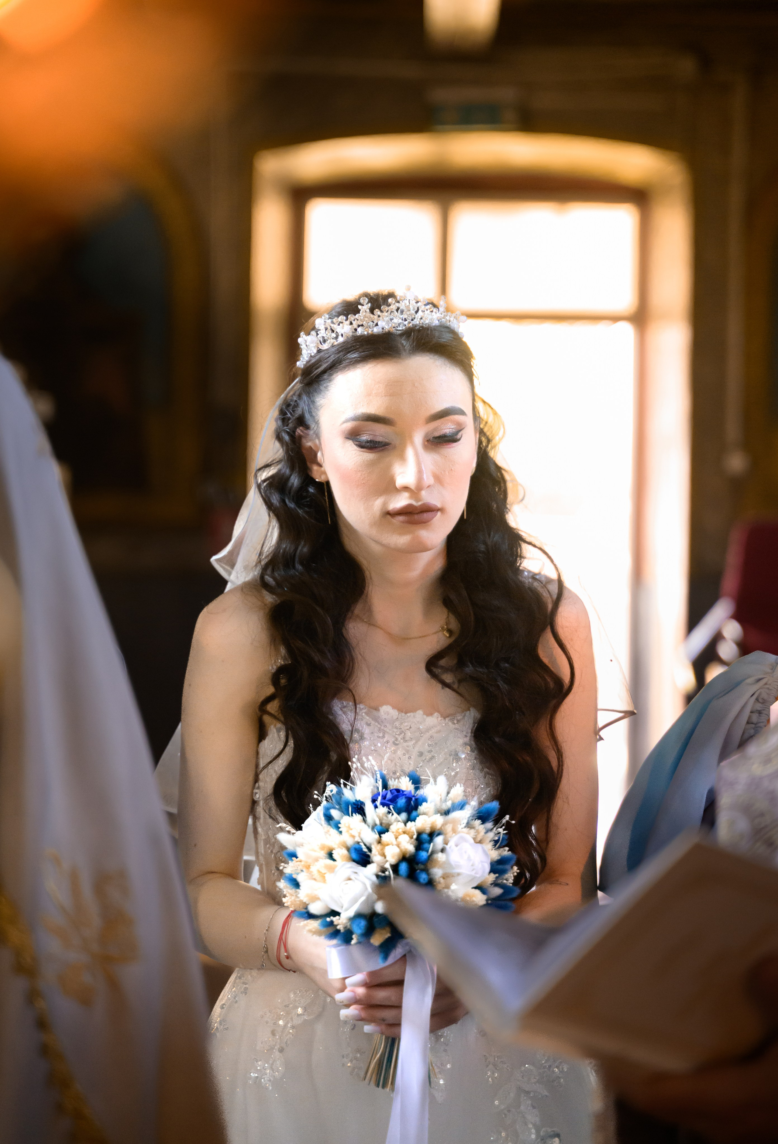 Wedding. Hand for photos