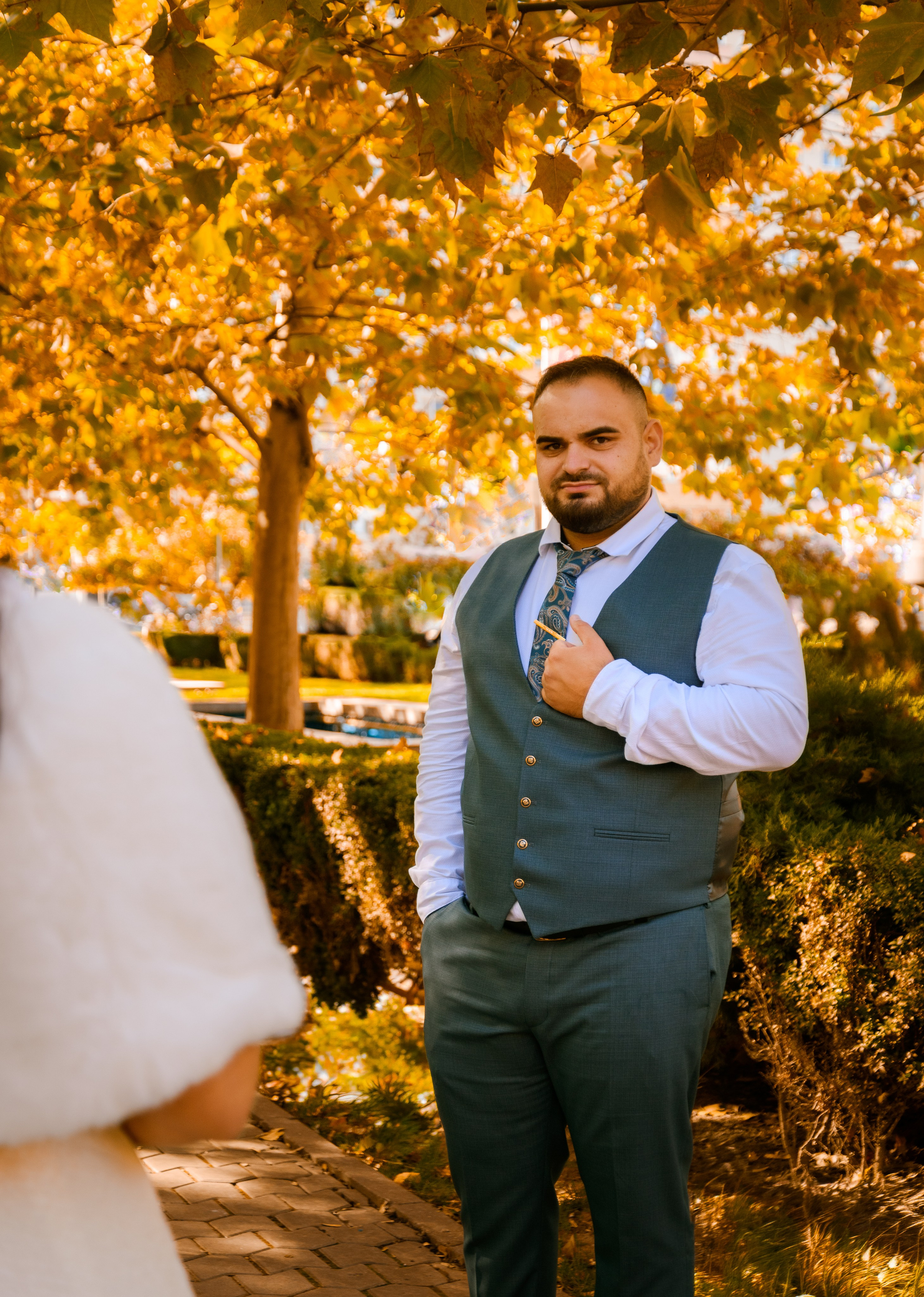 Civil Ceremony Florin — Alexandra. Hand for photos