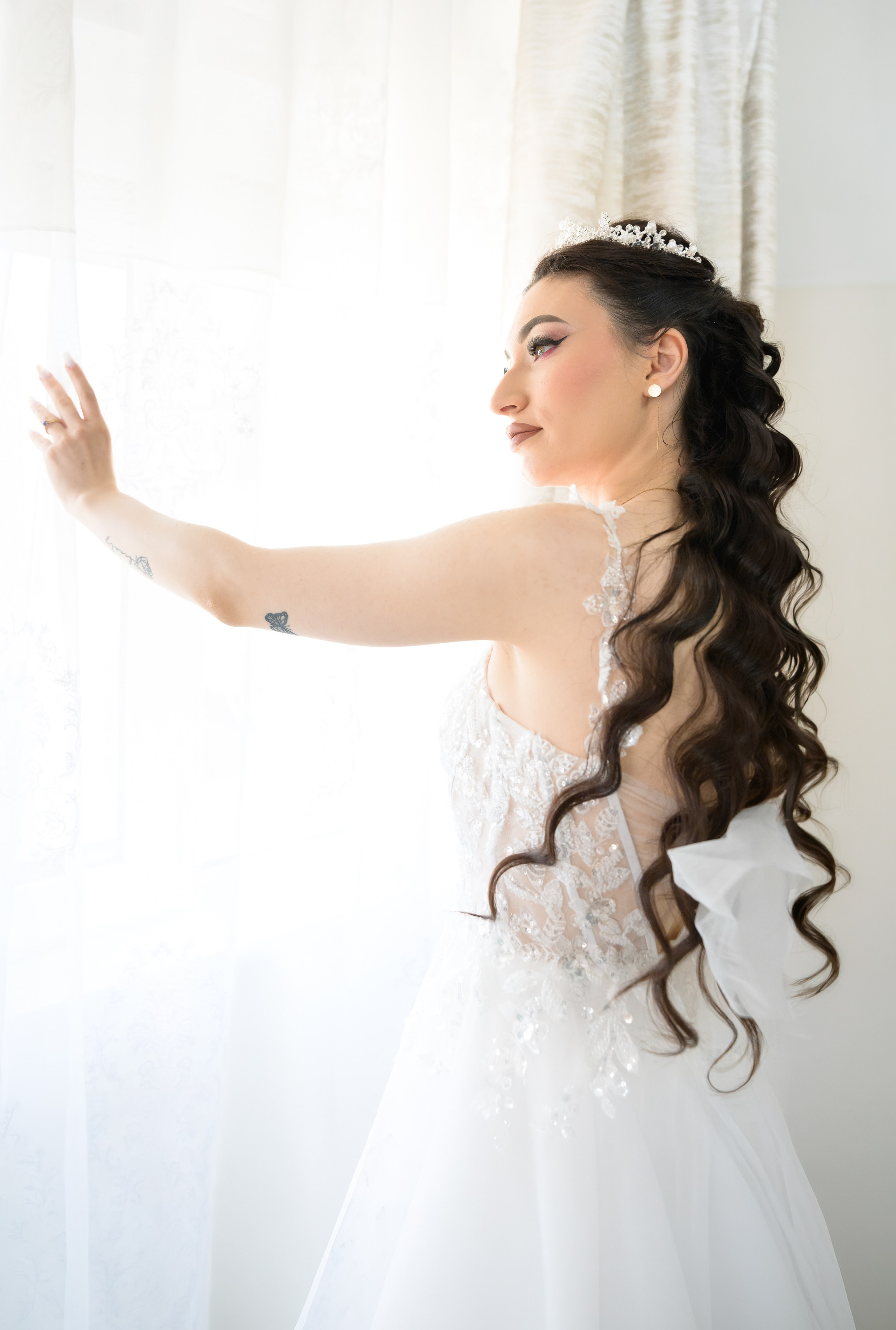 Wedding. Hand for photos