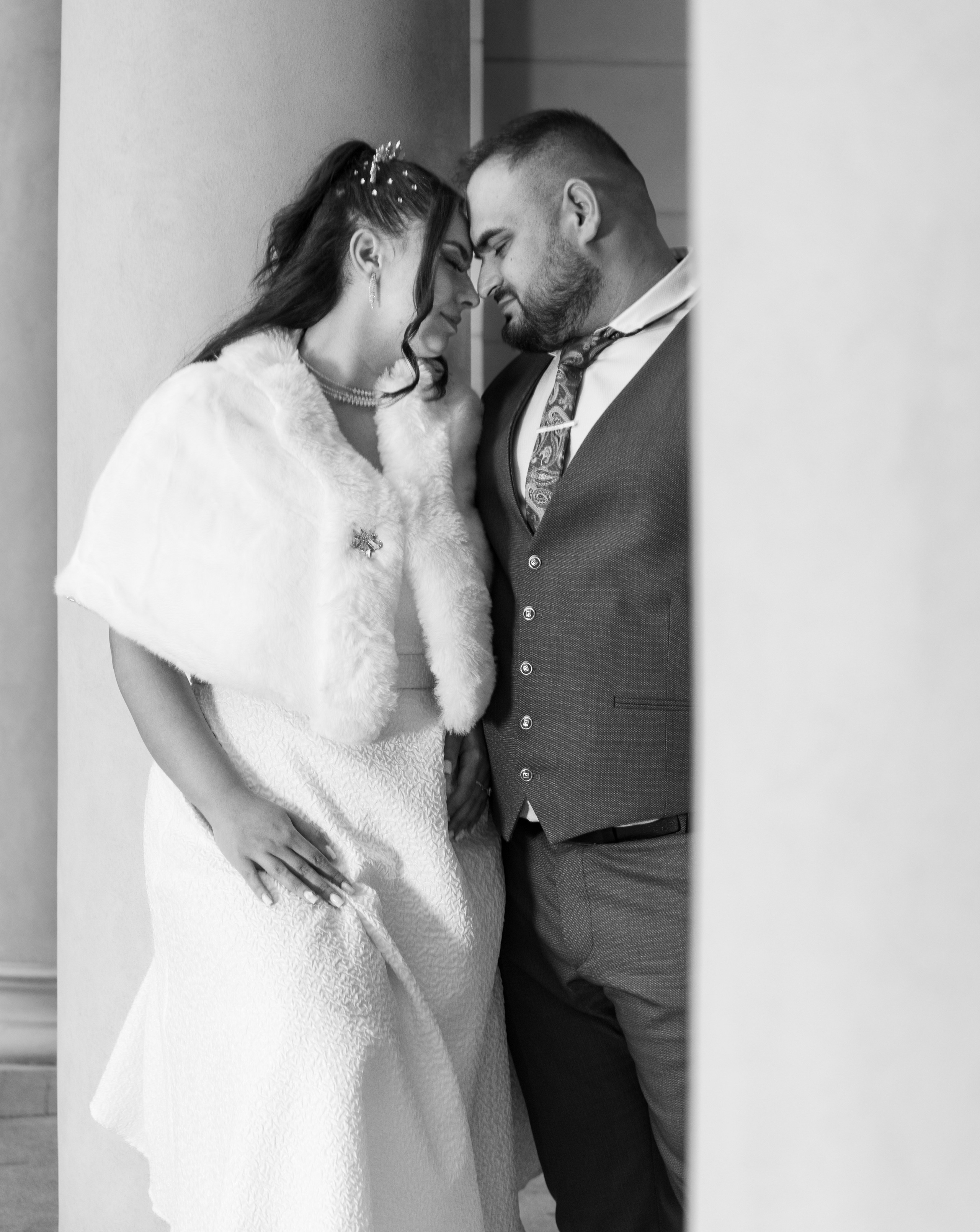 Civil Ceremony Florin — Alexandra. Hand for photos