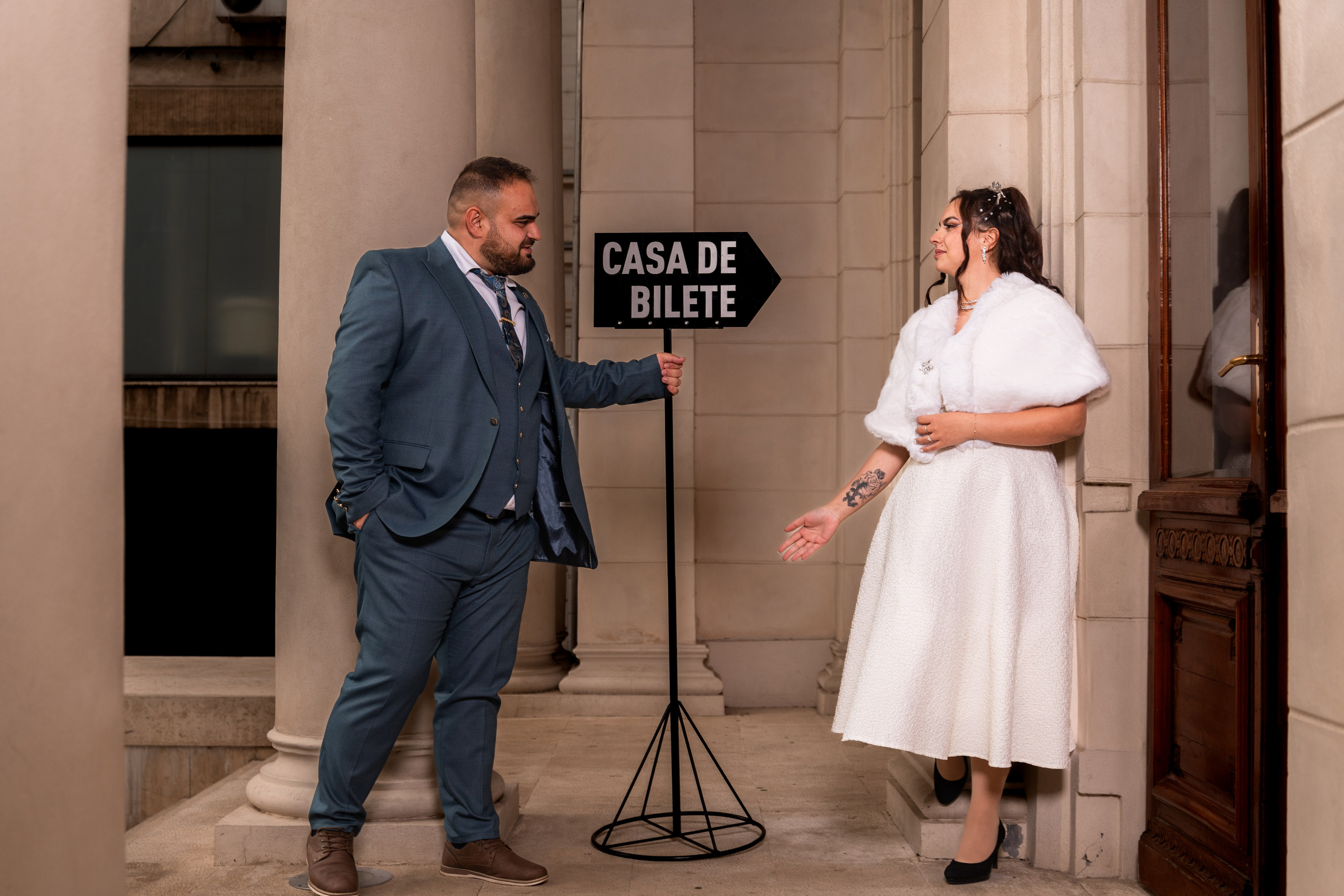 Civil Ceremony Florin — Alexandra. Hand for photos