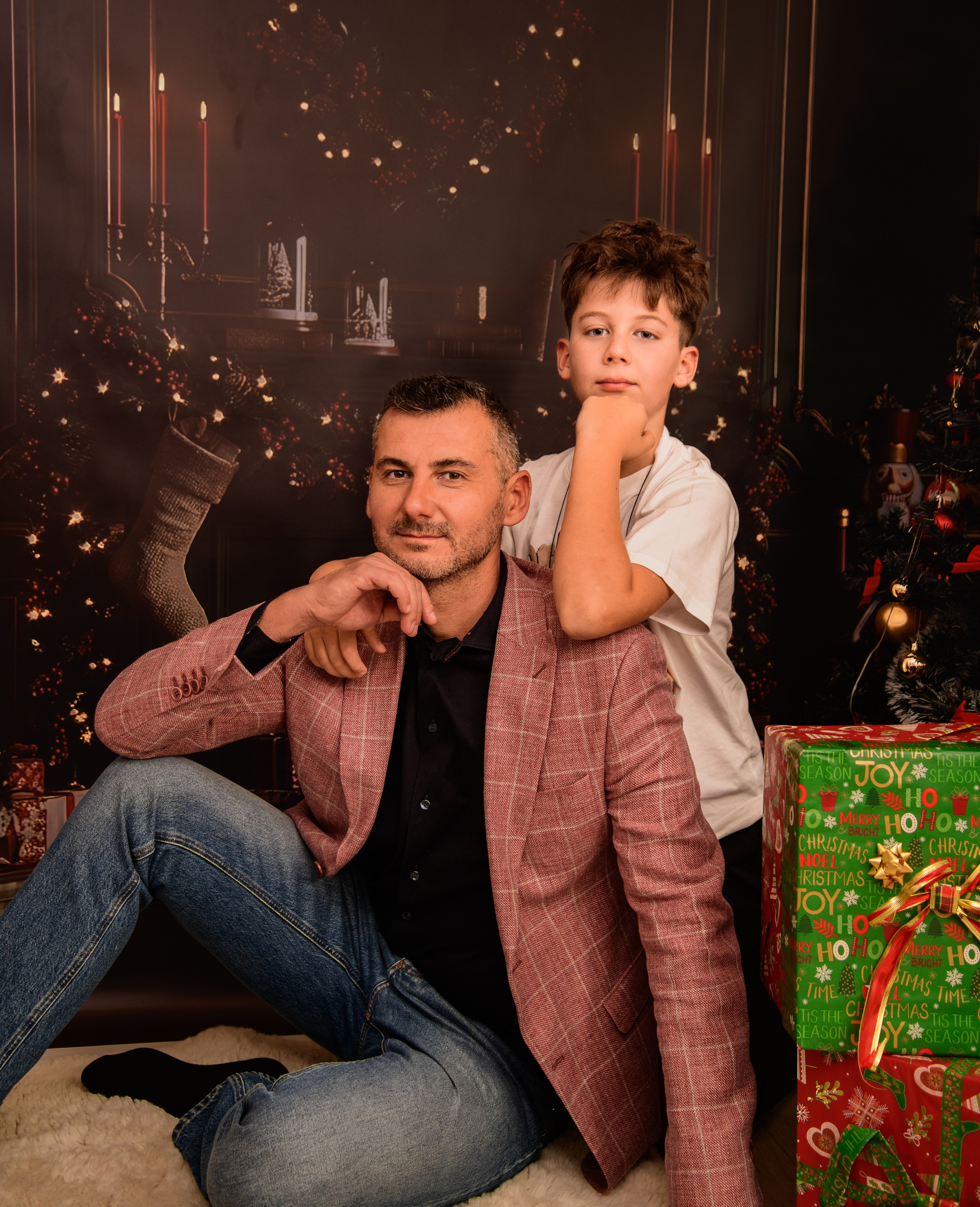 Christmas Photoshoot. Hand for photos