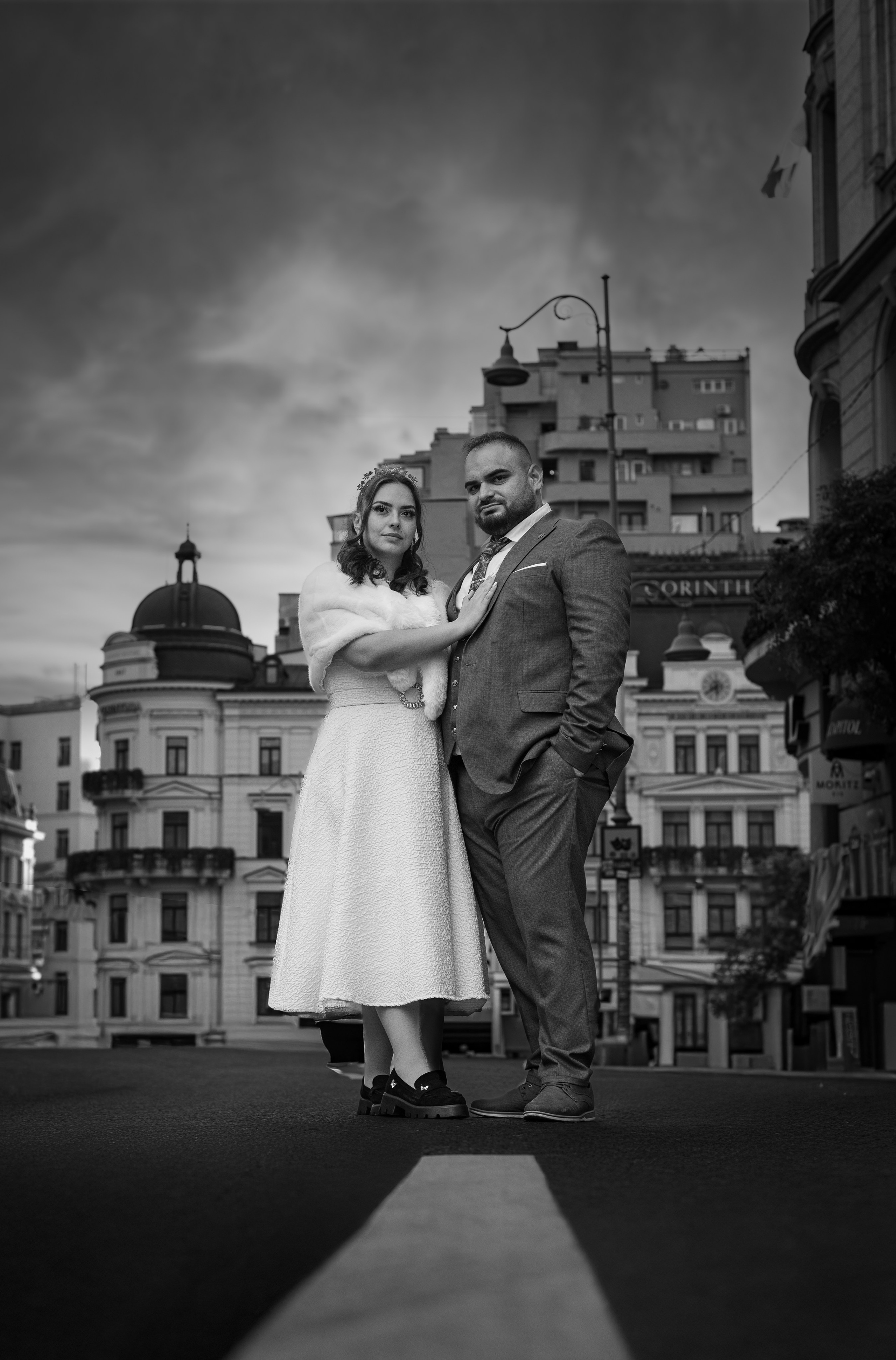Civil Ceremony Florin — Alexandra. Hand for photos