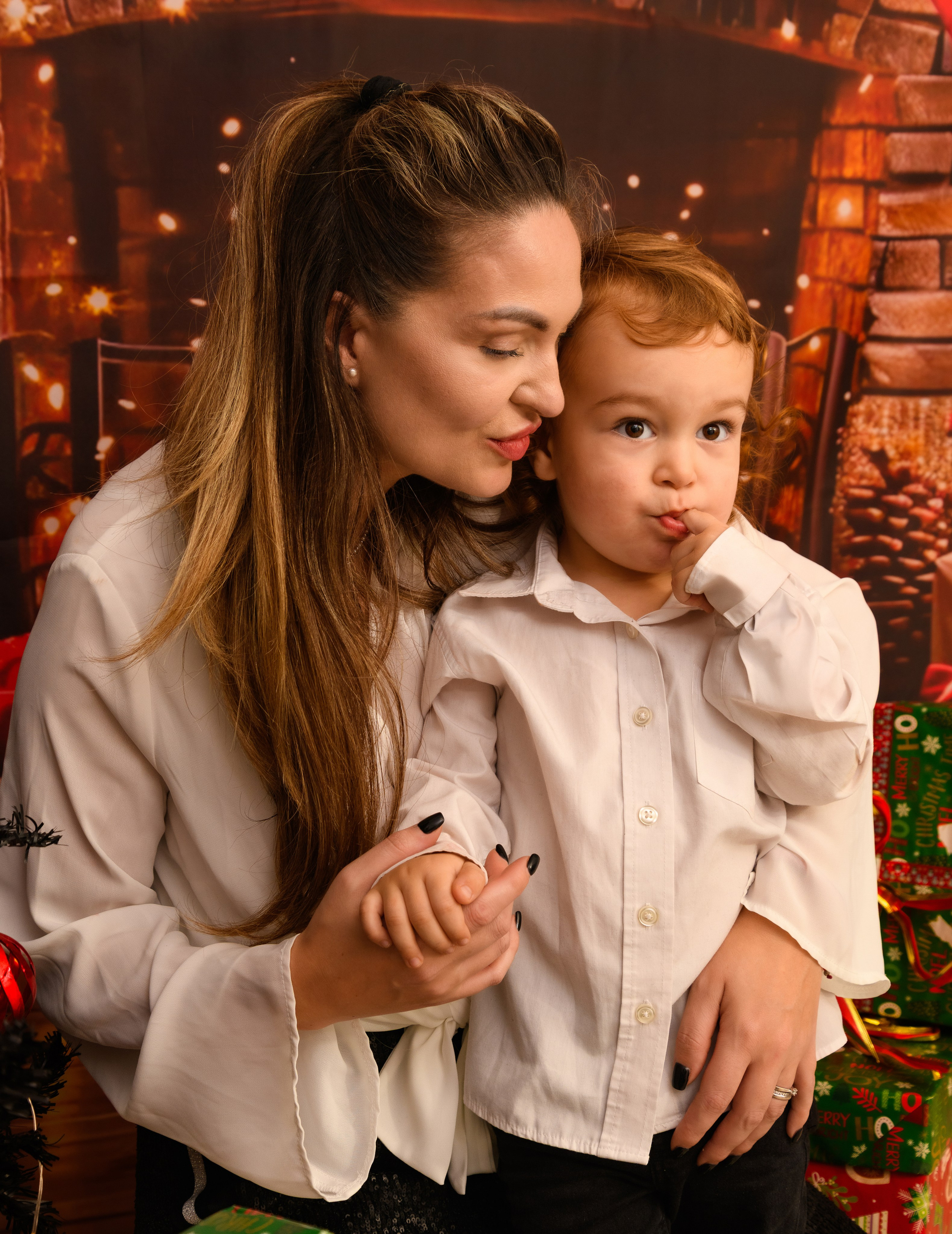 Christmas Photoshoot. Hand for photos