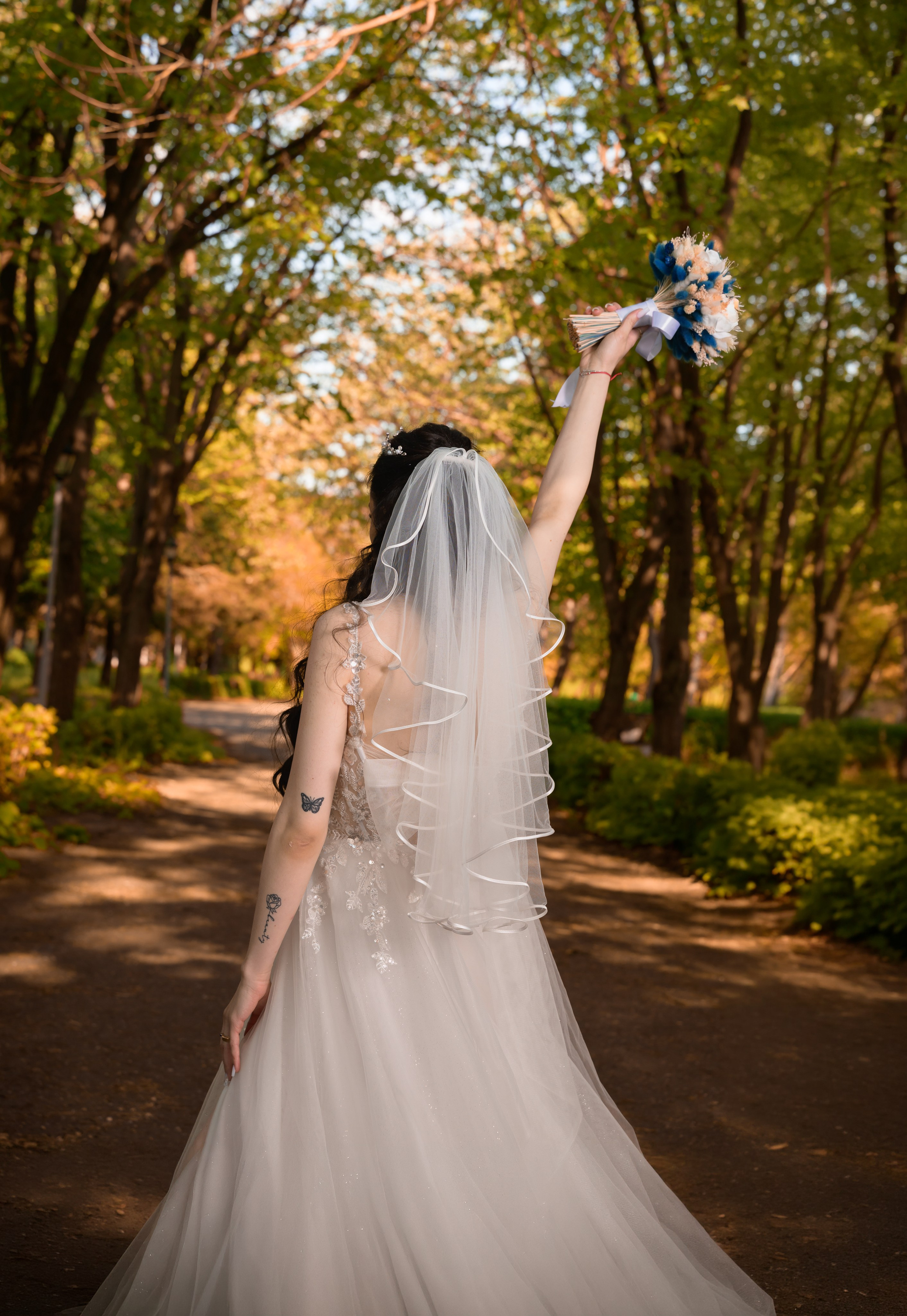 Wedding. Hand for photos