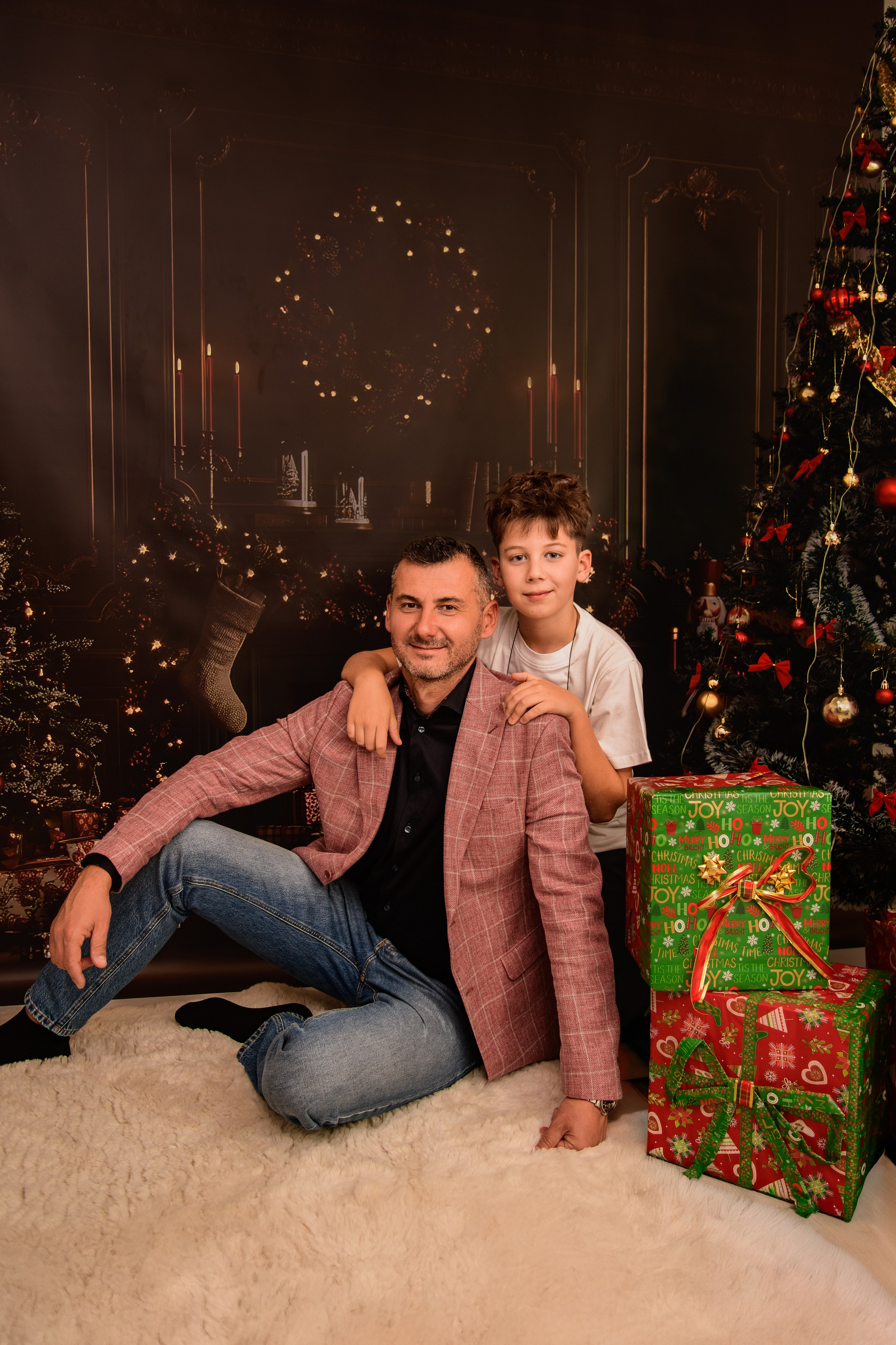 Christmas Photoshoot. Hand for photos