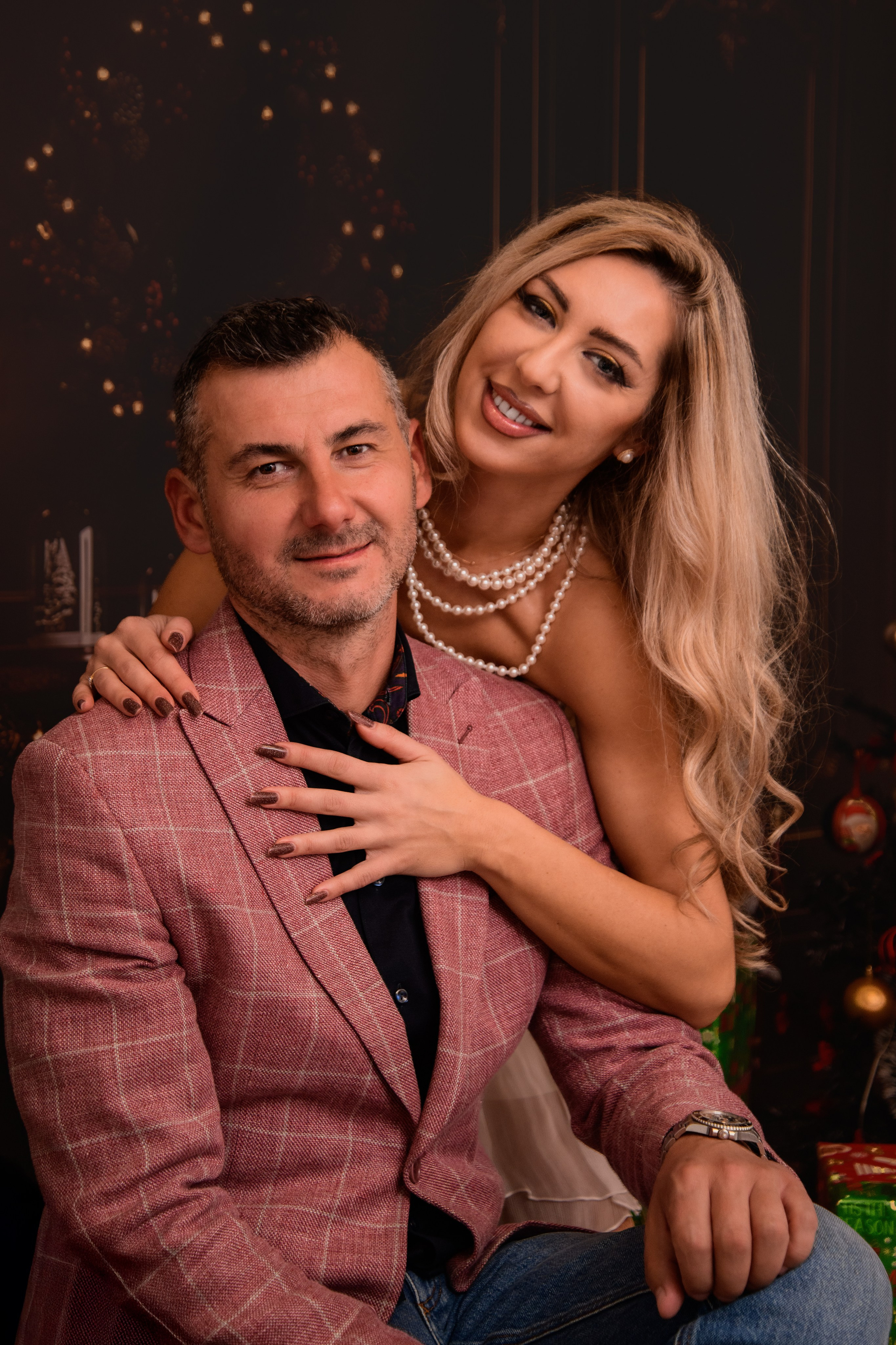 Christmas Photoshoot. Hand for photos