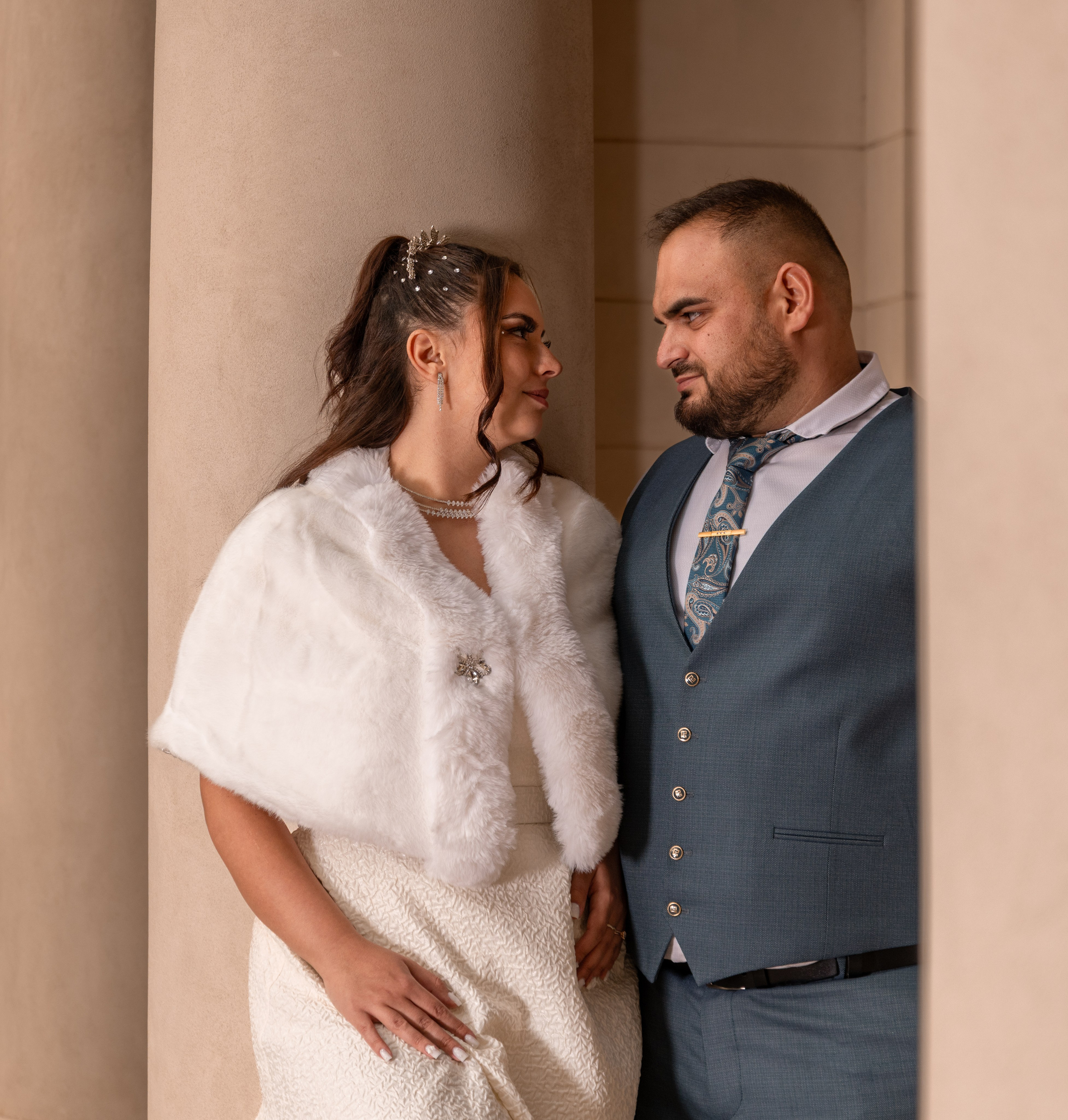 Civil Ceremony Florin — Alexandra. Hand for photos