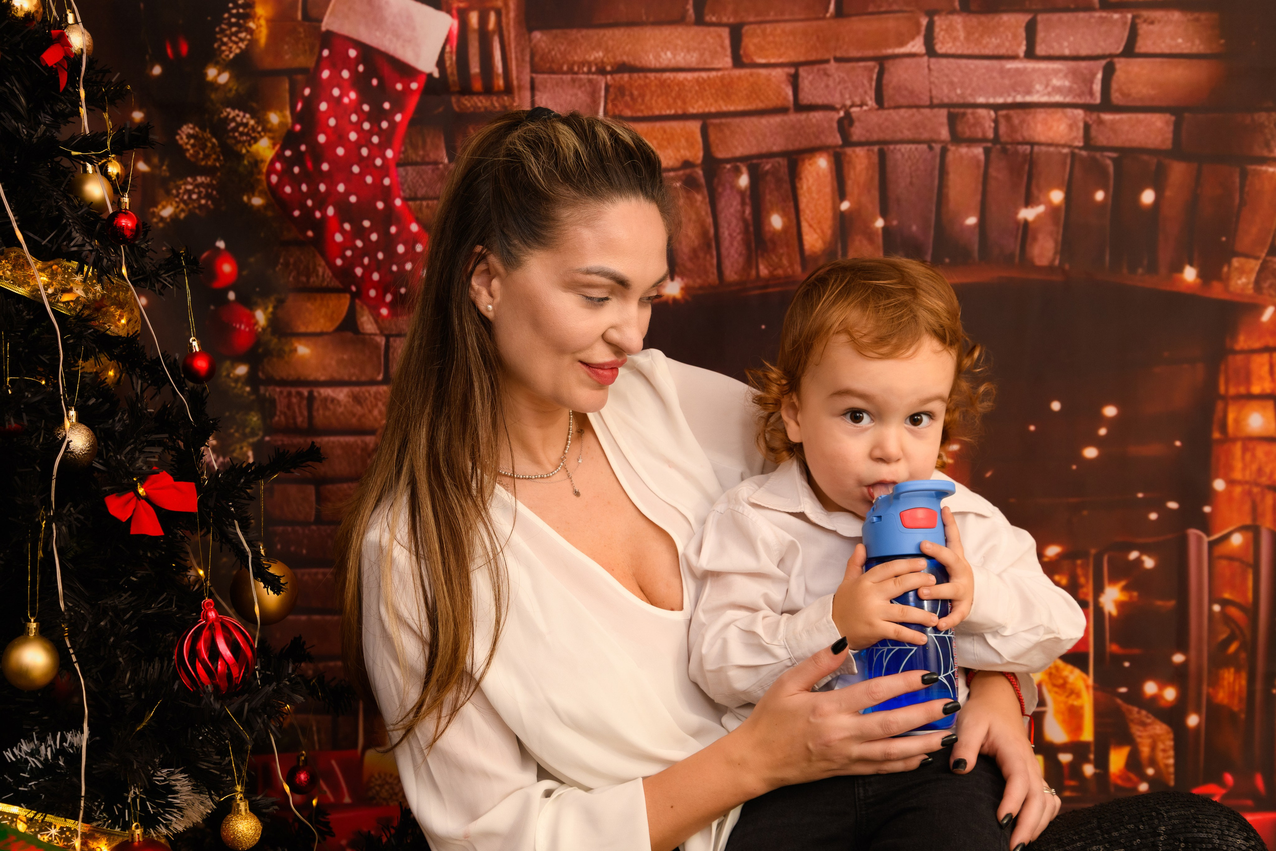 Christmas Photoshoot. Hand for photos