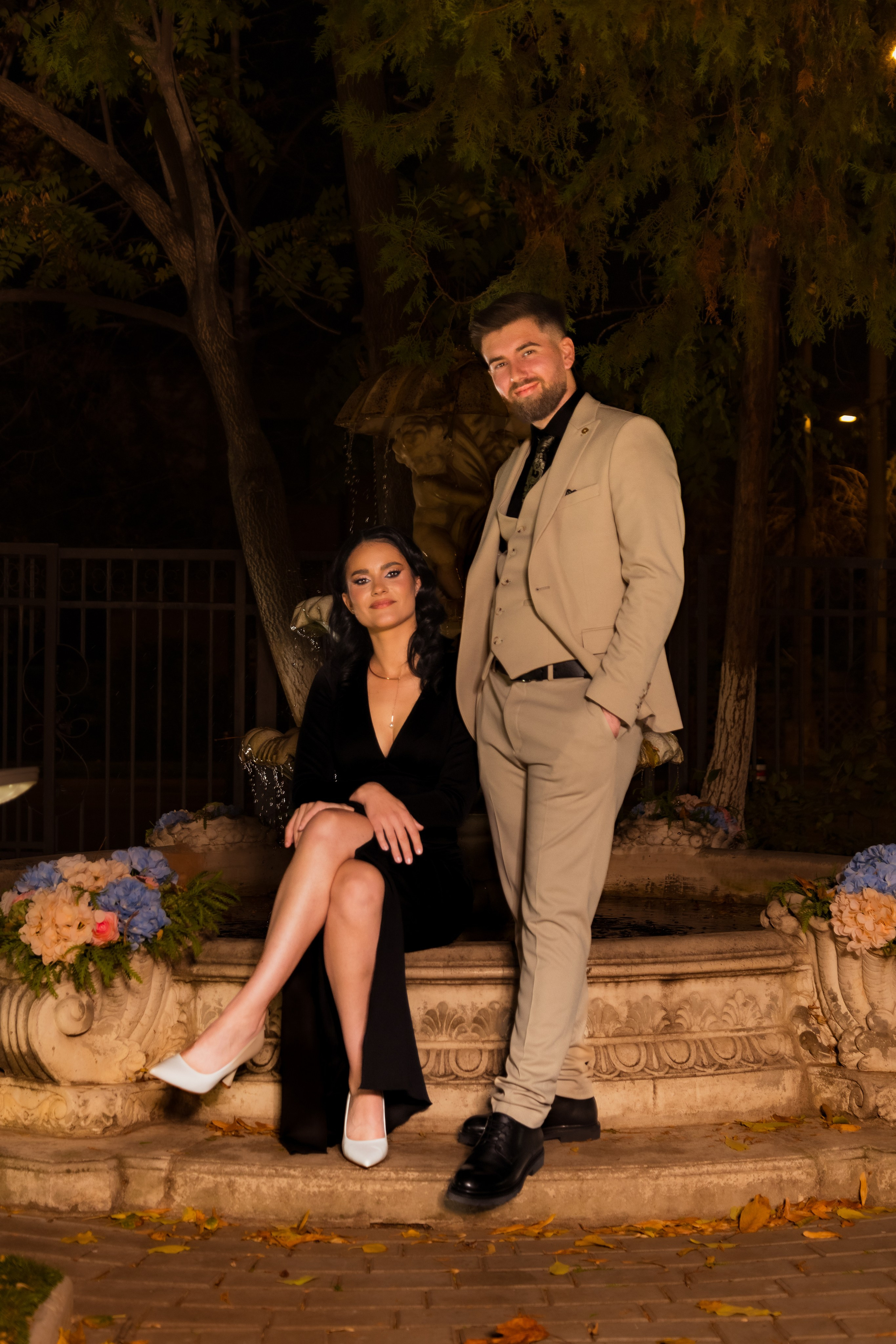 Couple. Hand for photos