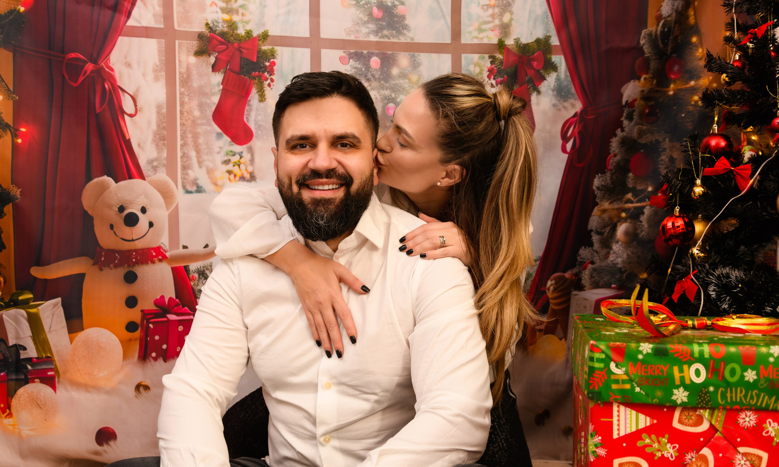 Christmas Photoshoot. Hand for photos