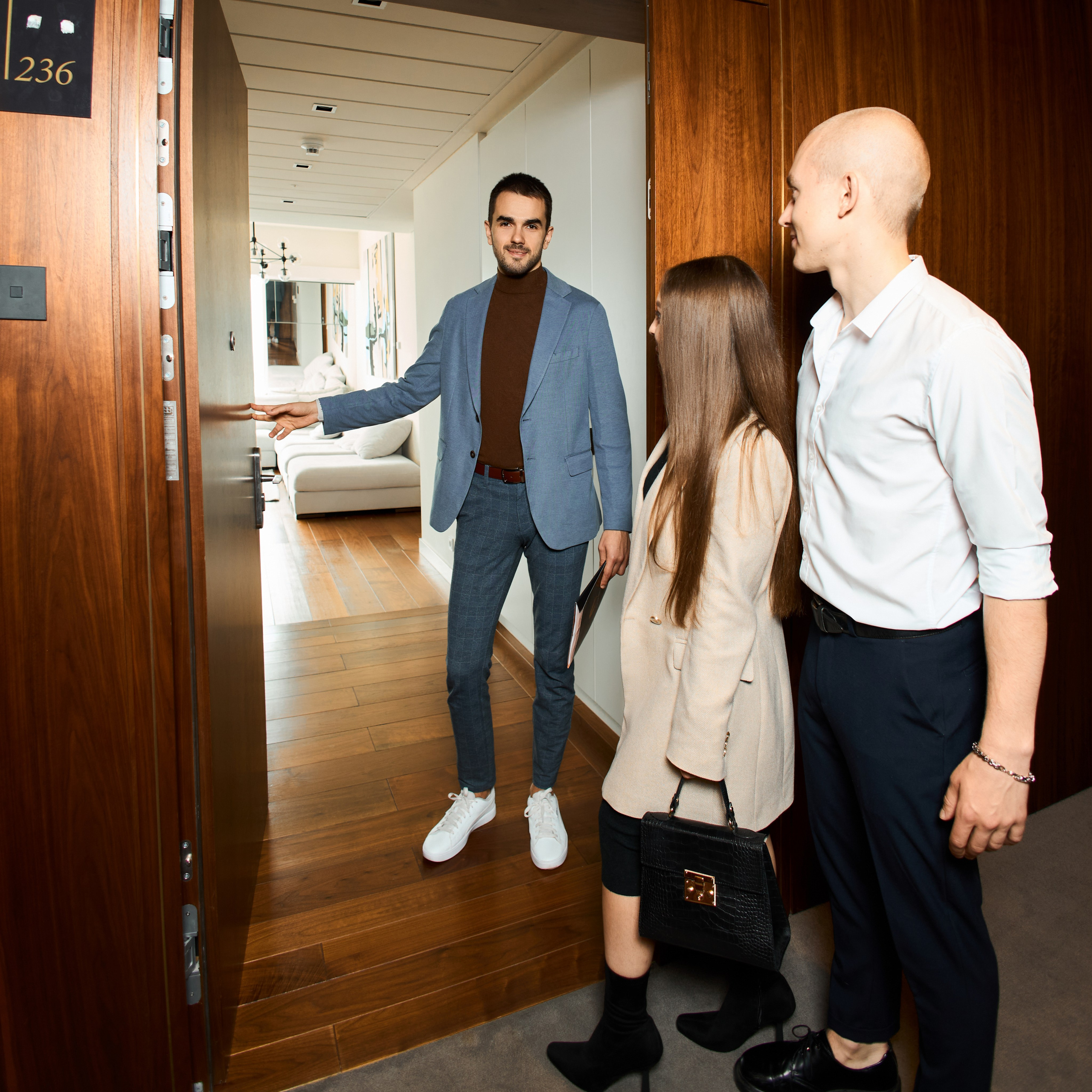 Reklamowa sesja zdjęciowa dla agencji nieruchomości Zlota 44 – Fotografia reklamowa w Warszawie. Portrait & Fashion Photographer | Сannes, Paris, Monaco, Dubai, Kyiv — - Alisa Postnykova