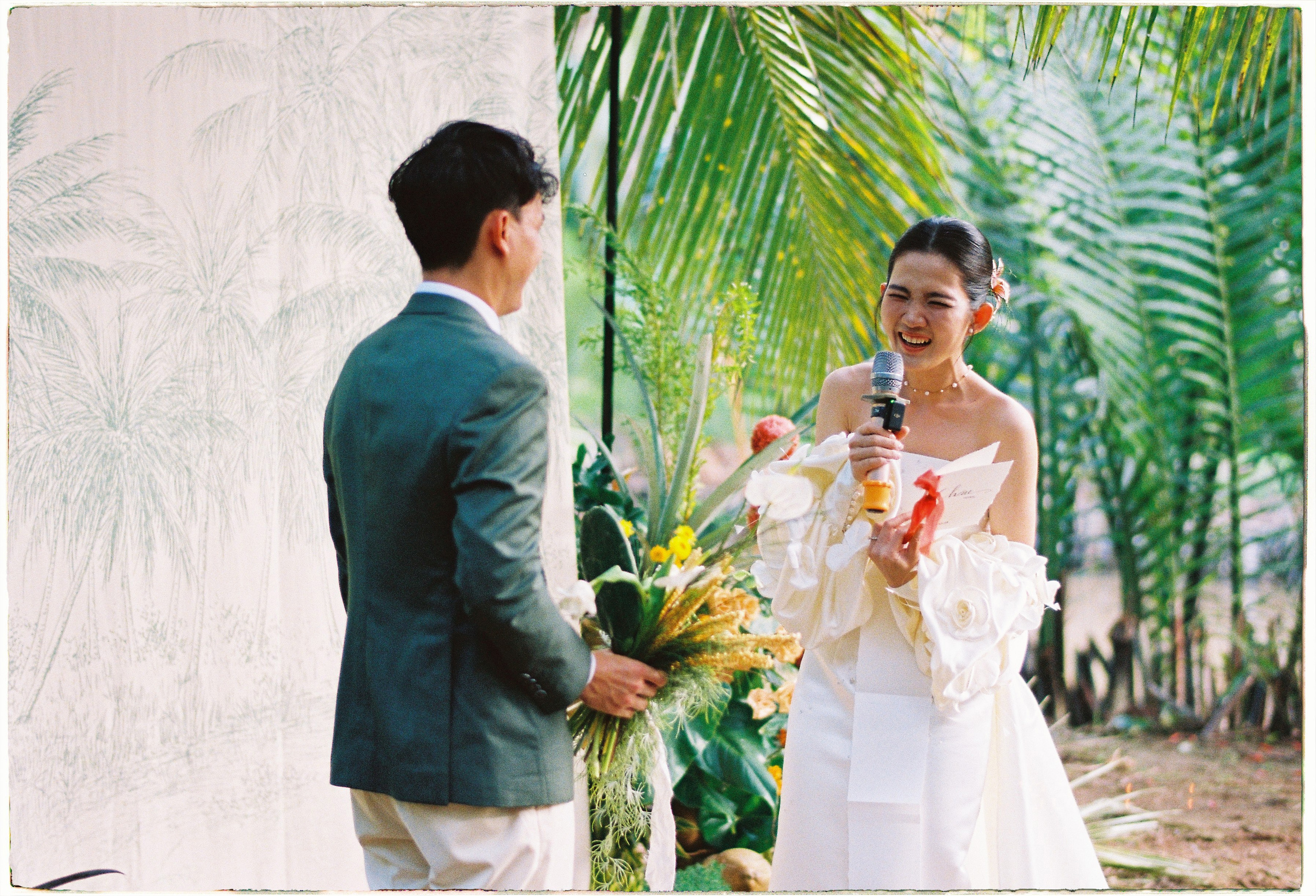 Khâm & Châu. Cam Images
