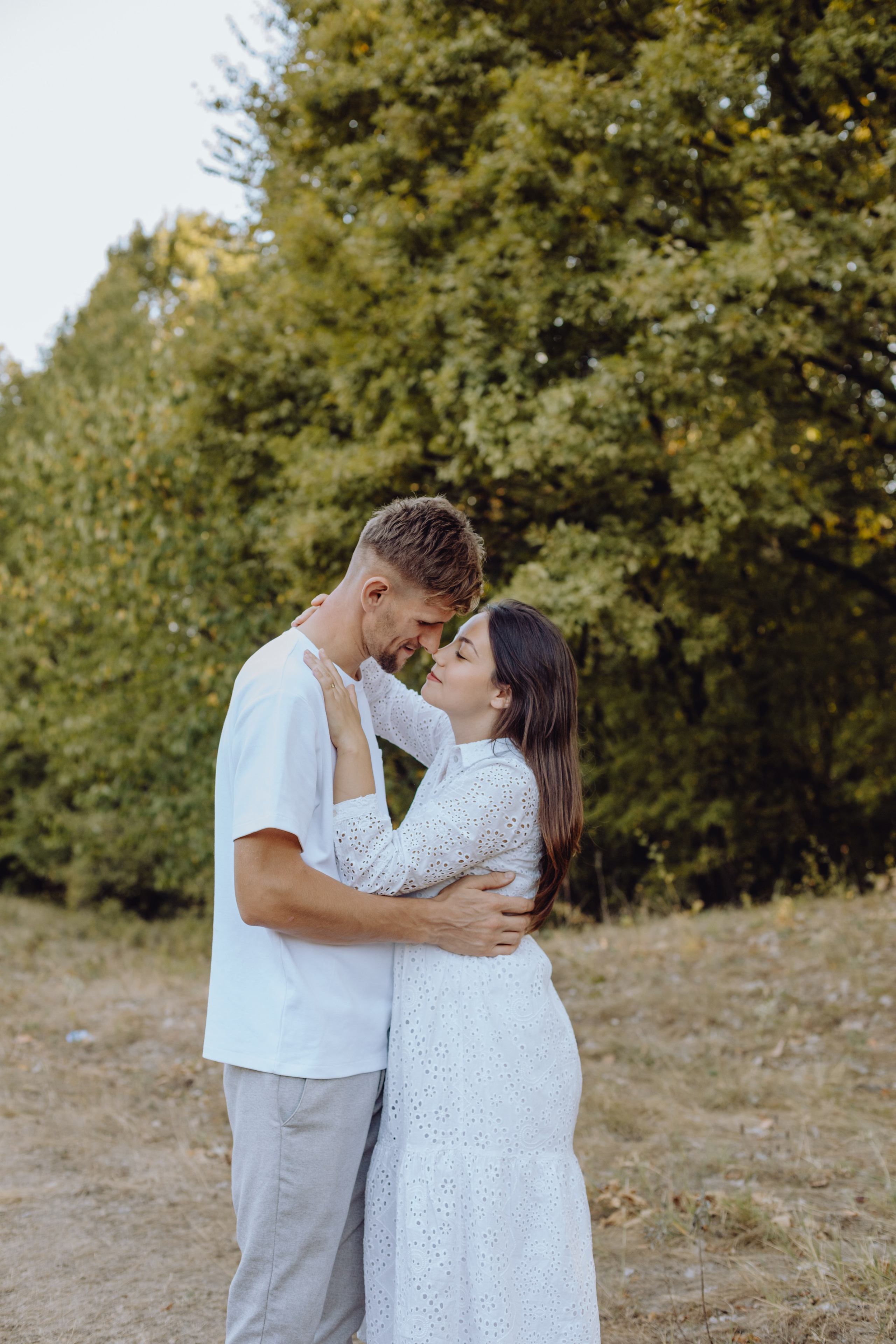 Beni & Adina. Wedding & couple photographer from Romania Rut Vetan