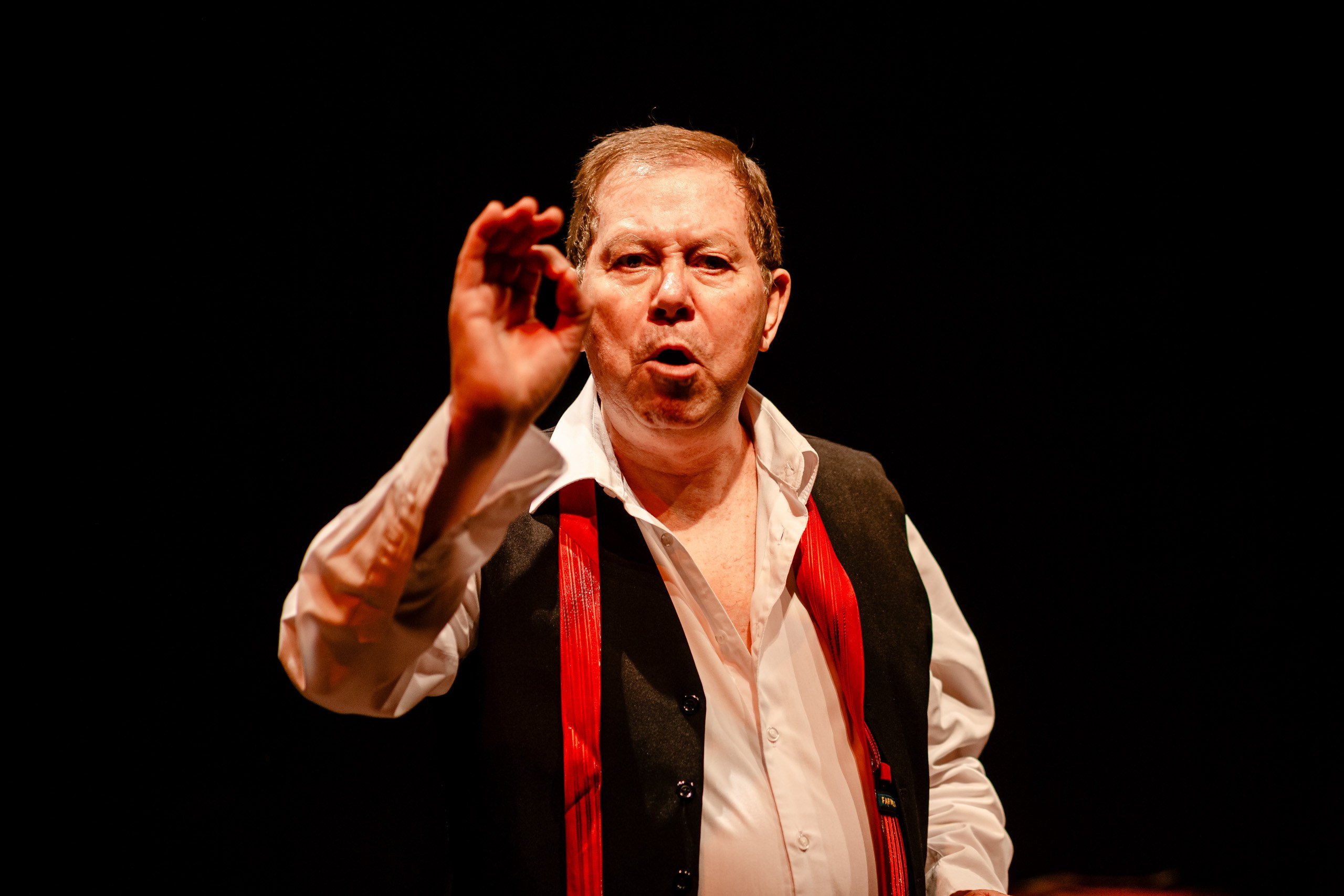 Espetáculo teatral As Pessoas de Minha Pessoa — Valentim Schmoeler