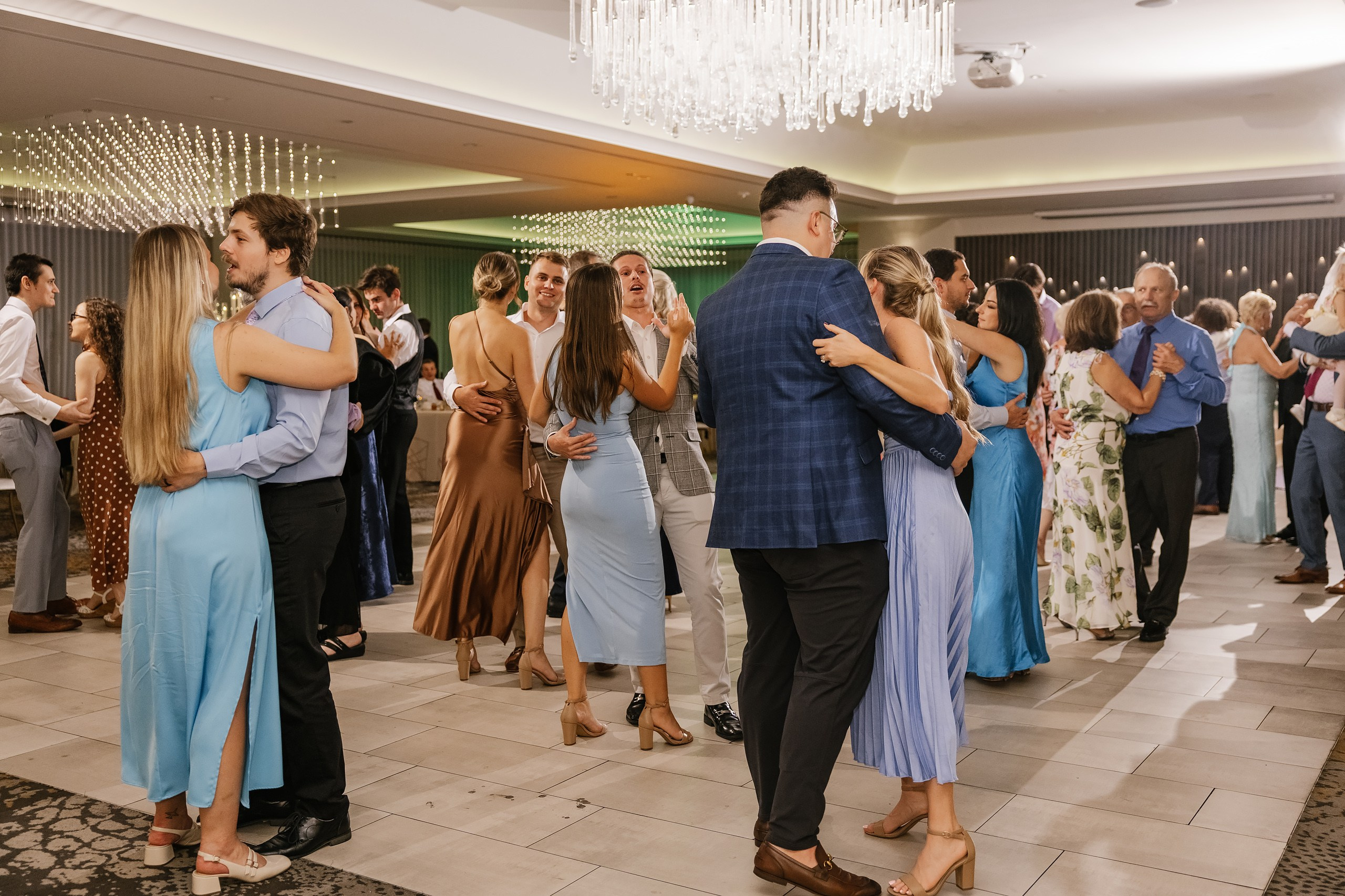 09.06.2025 Wedding. Wedding family event photographer in Chicago Nick Yushevich